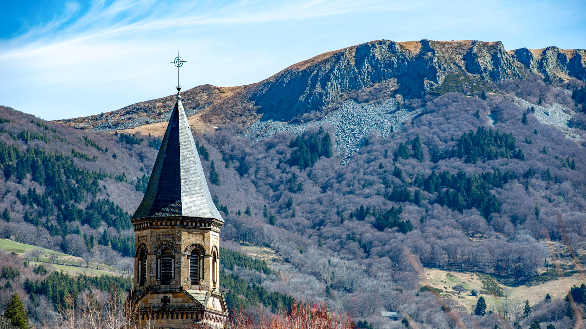 La Bourboule: the Puy Gros dominating the town of La Bourboule