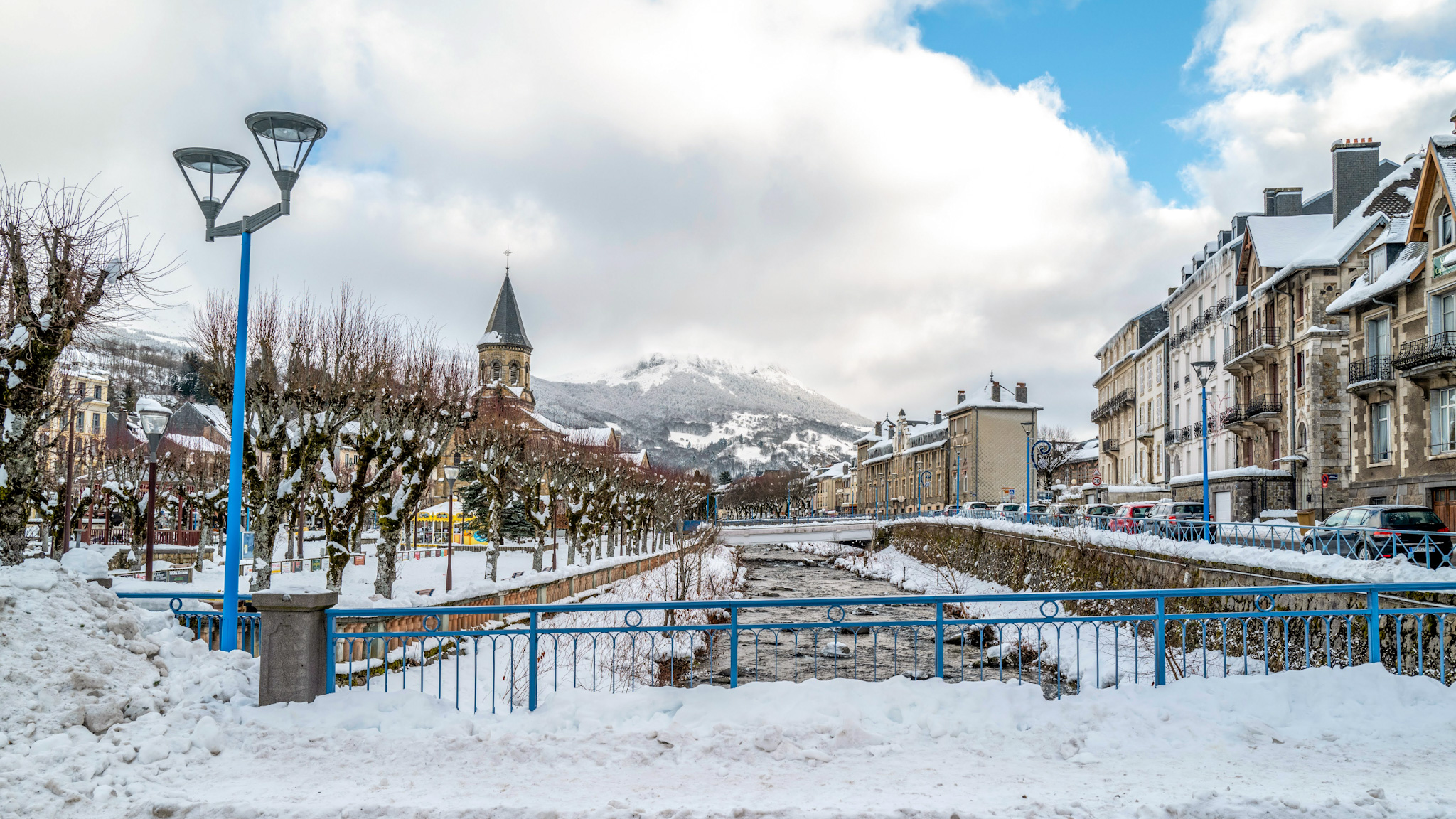 La Bourboule under the Snow: Snow-covered Puy Gros, Majestic Guardian