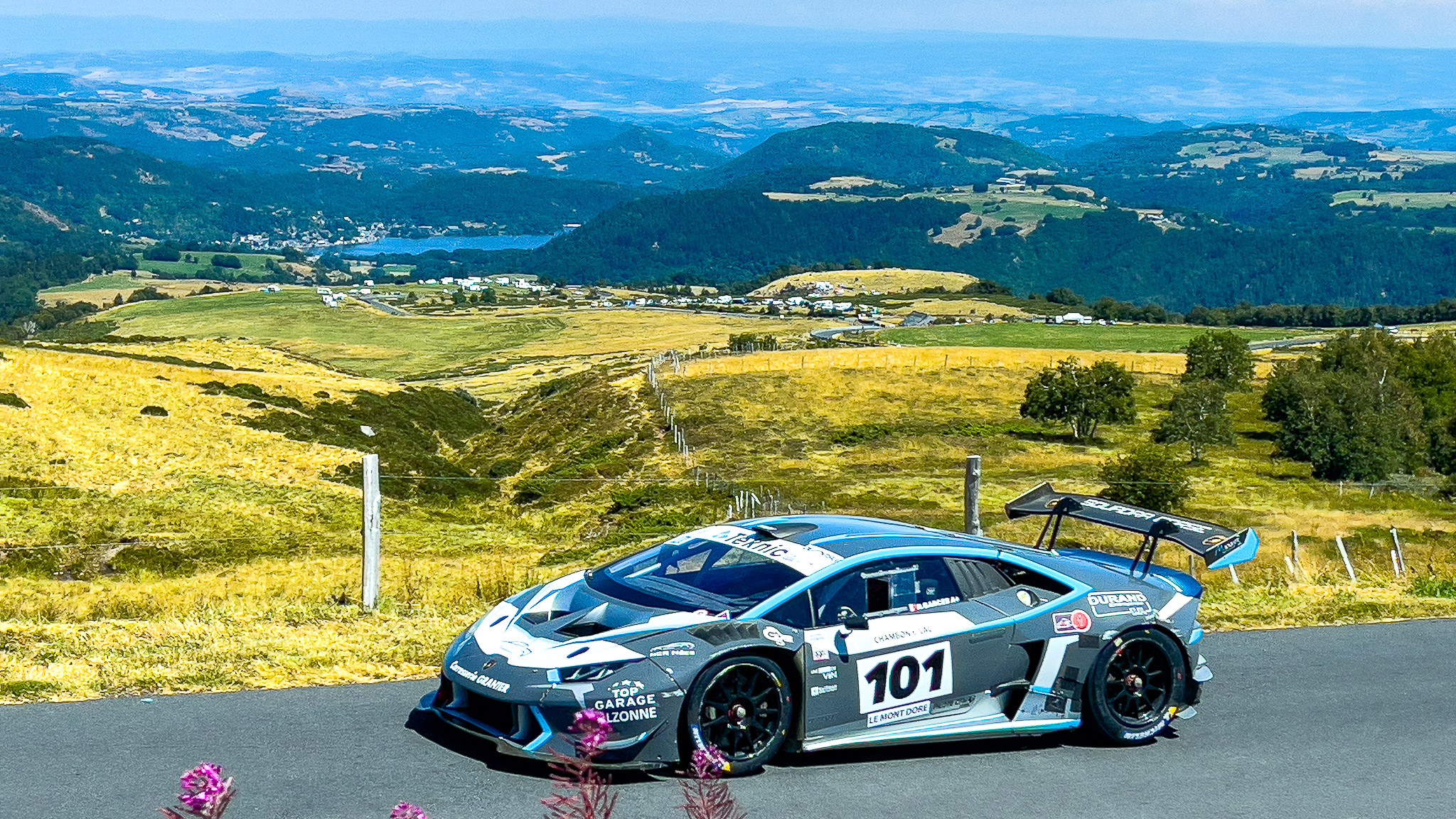 Mont Dore Hill Climb: Lamborghini in the Race - Power and Prestige