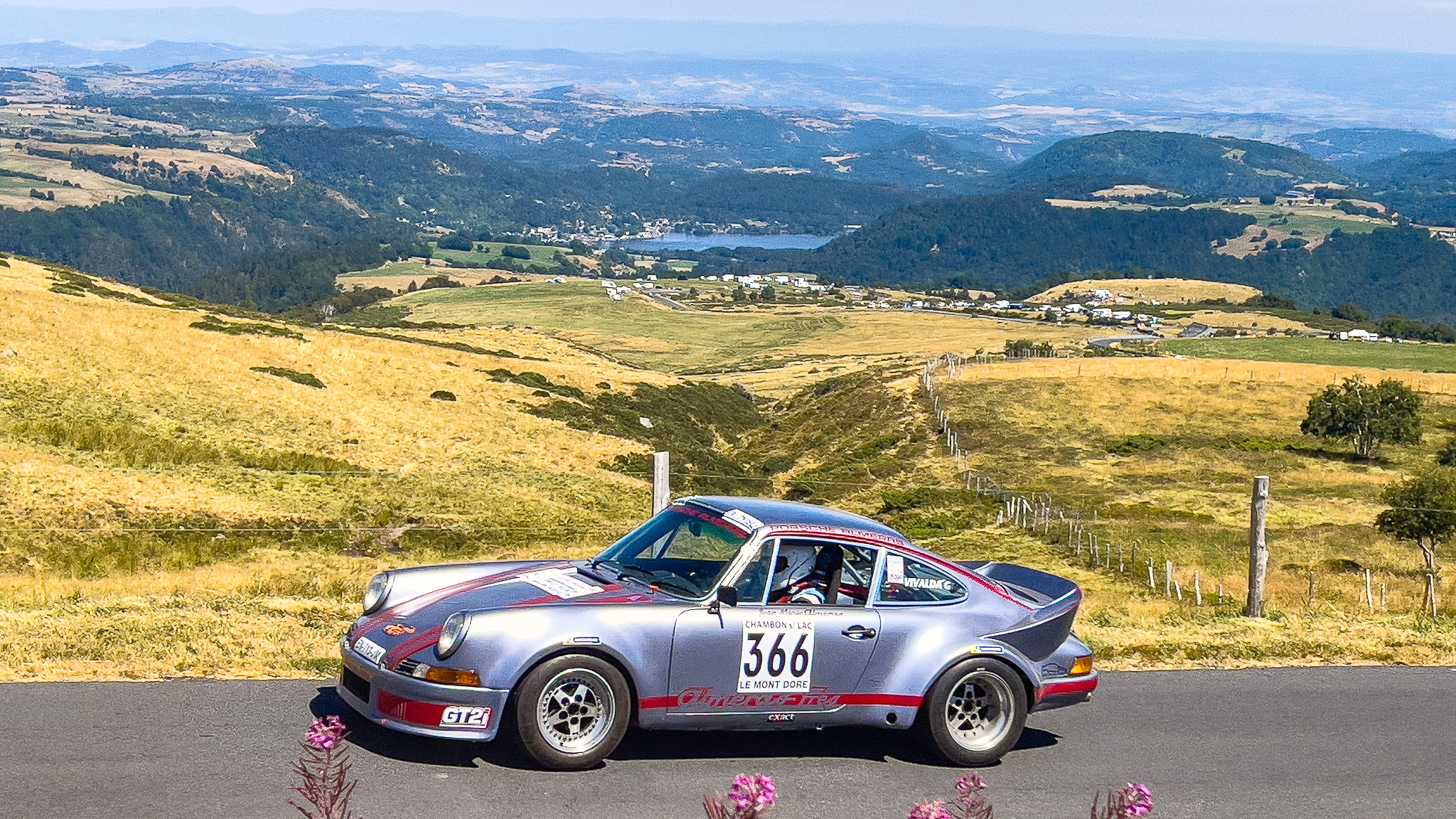 Mont Dore Hill Climb: Porsche 911 in the Race - Icon of Performance