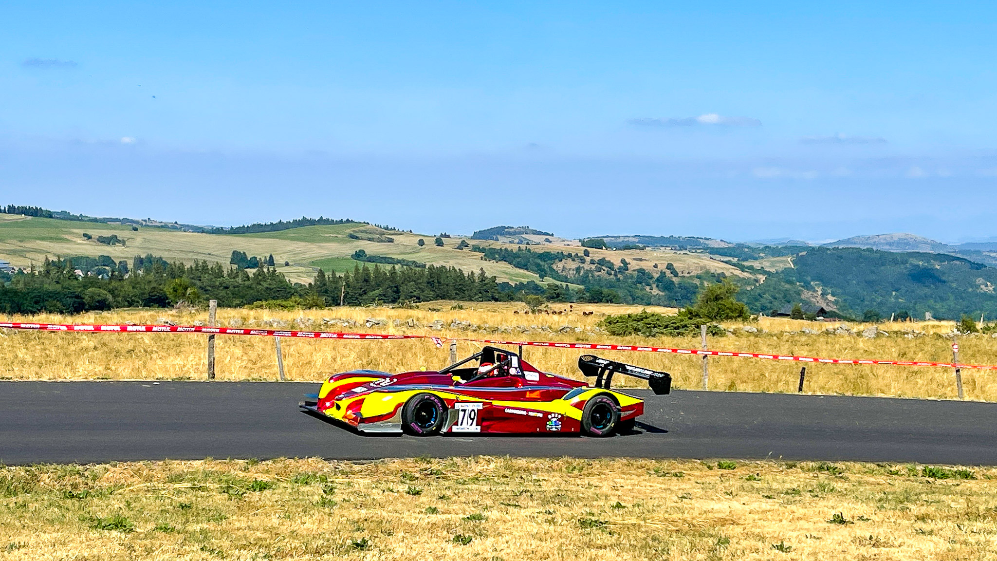 Mont Dore Hill Climb: Foot to the Floor - Speed ​​and Performance