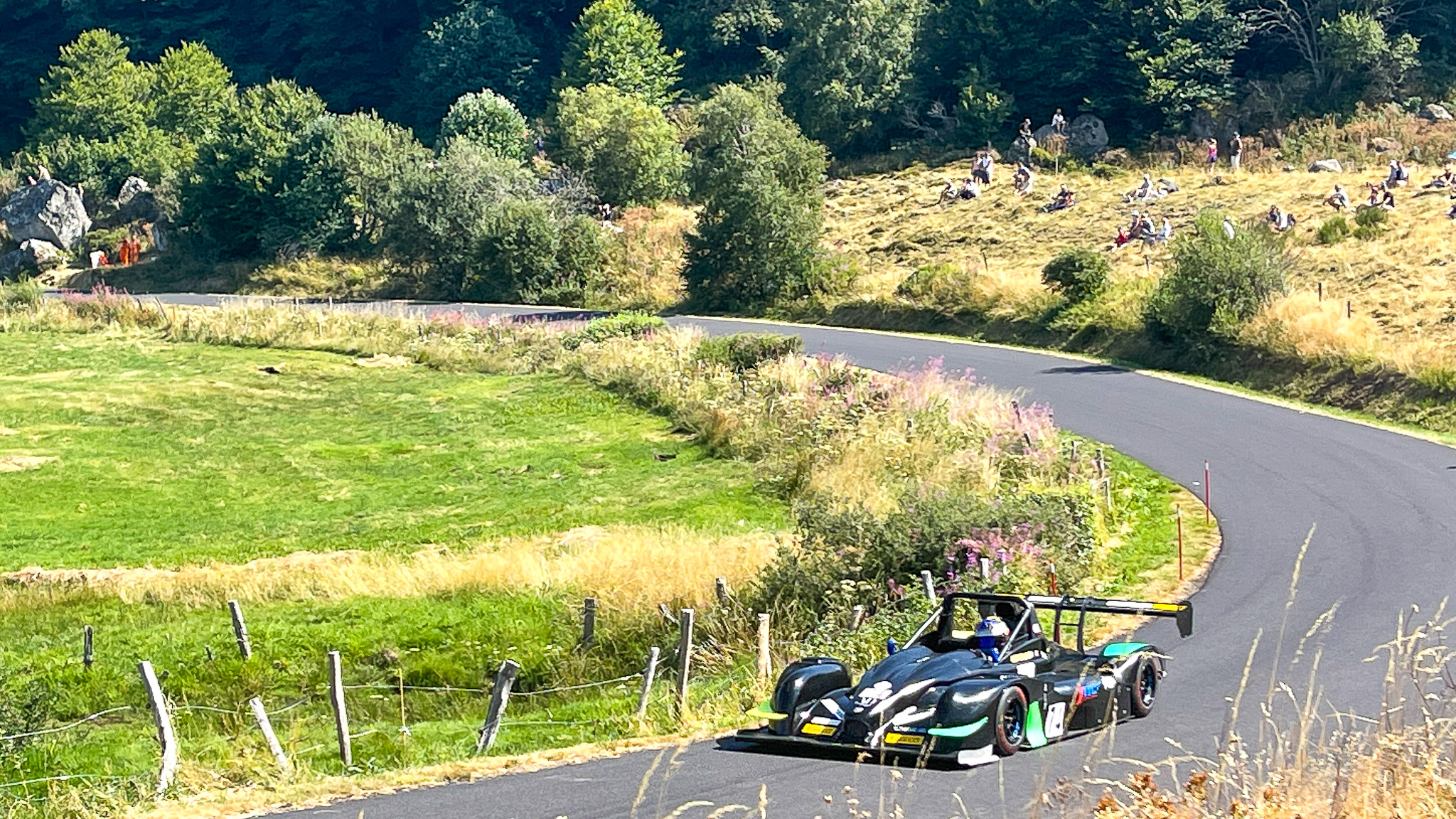 Mont Dore Hill Climb: First Bends - Challenge and Adrenaline