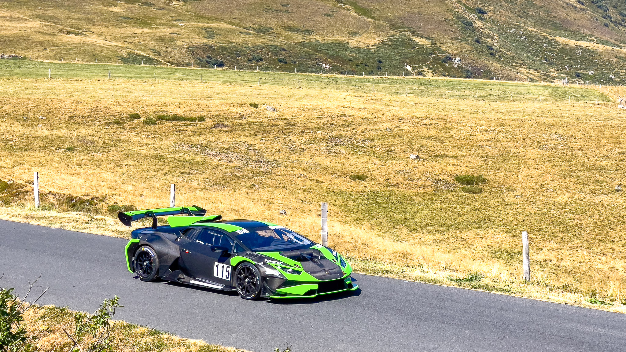 Mont Dore Hill Climb: Magnificent Lamborghini - Power and Prestige