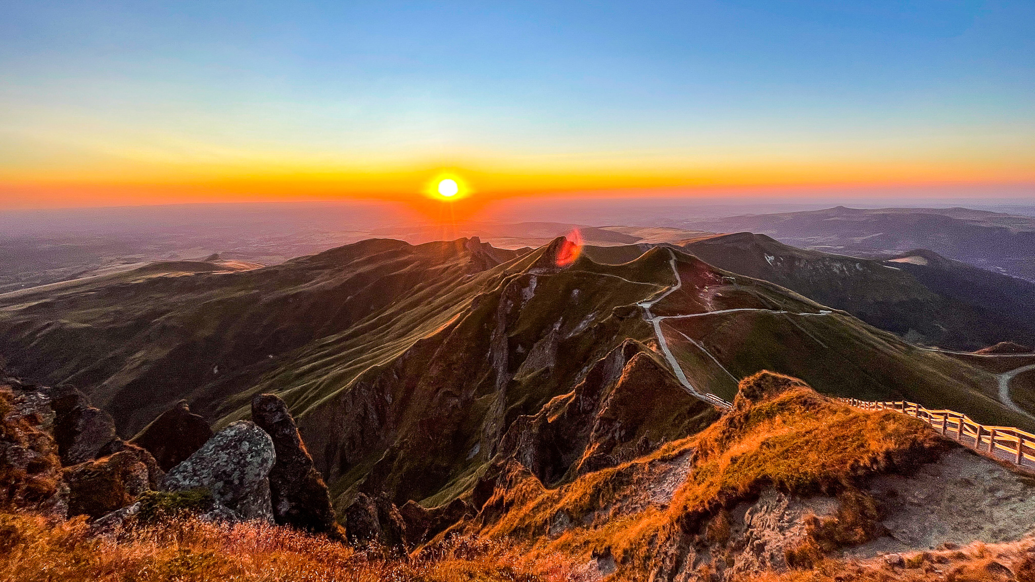 Puy de Sancy: Sunset at the Summit - A Breathtaking Spectacle