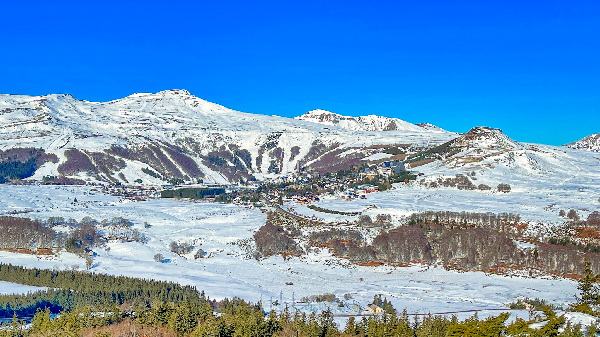 Puy de Montchal: Super Besse, Puy de la Perdrix - An Enchanted Winter Panorama (January 18, 2022)