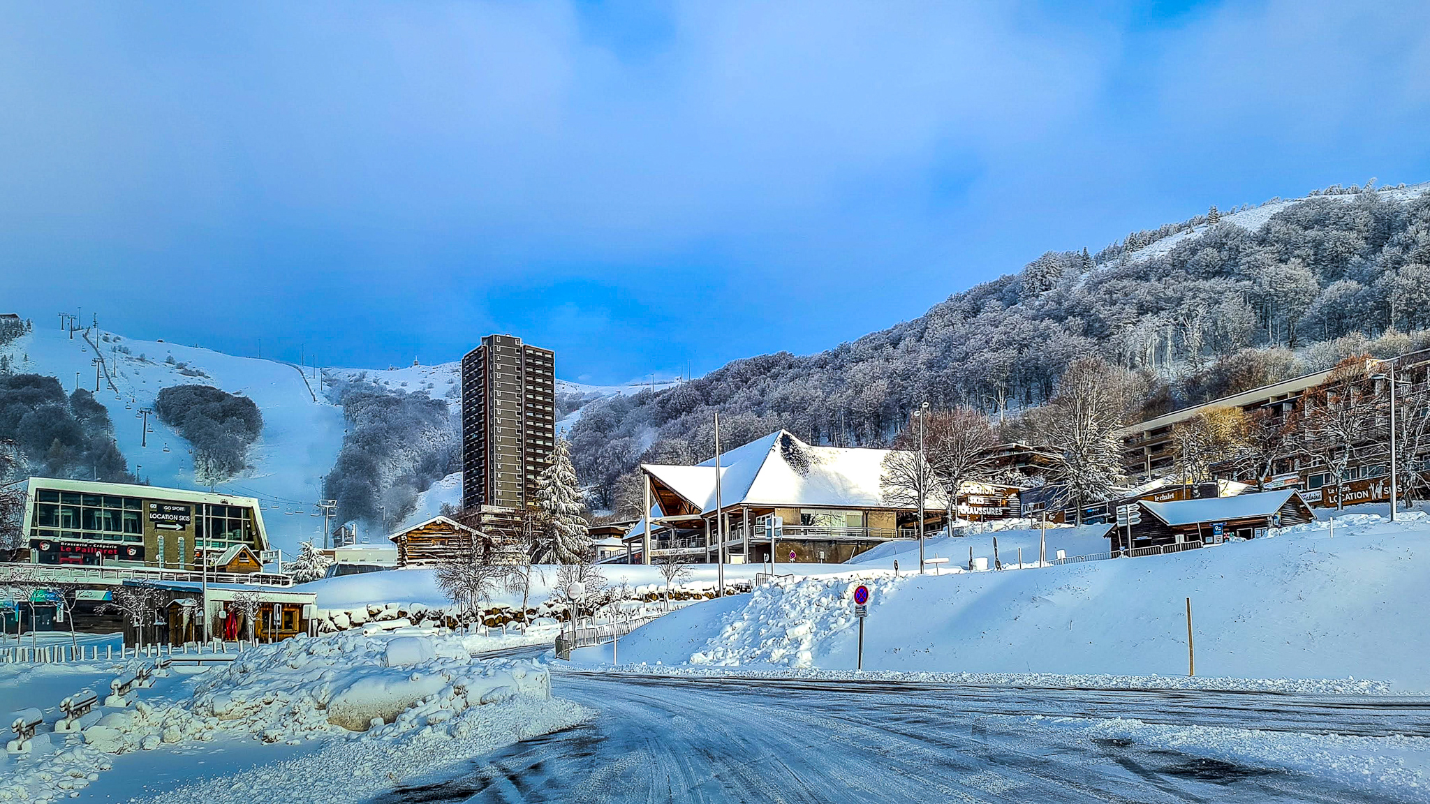 Super Besse: Snowy City Center after a Magical Night