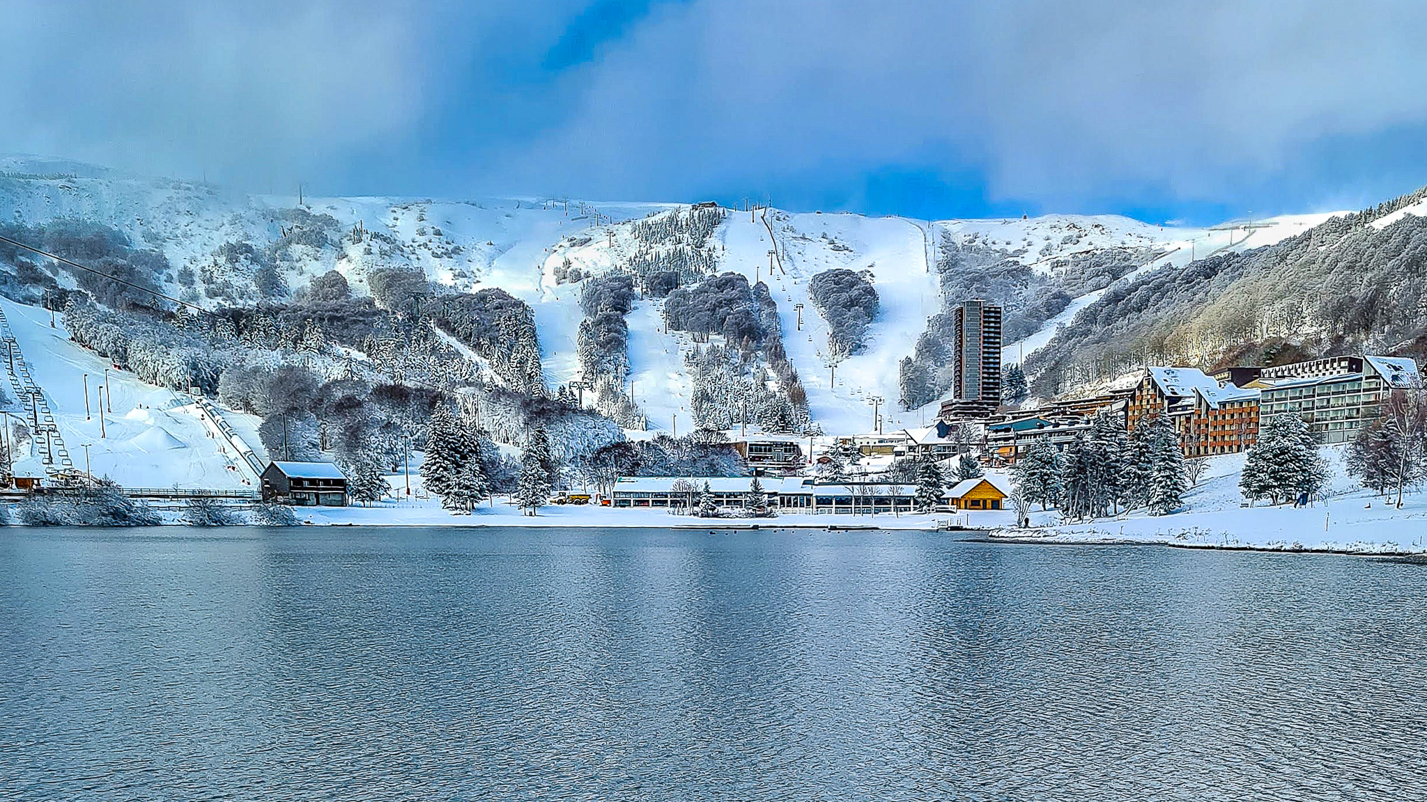 Super Besse - Enchantment of Lac des Hermines after a Snowy Night