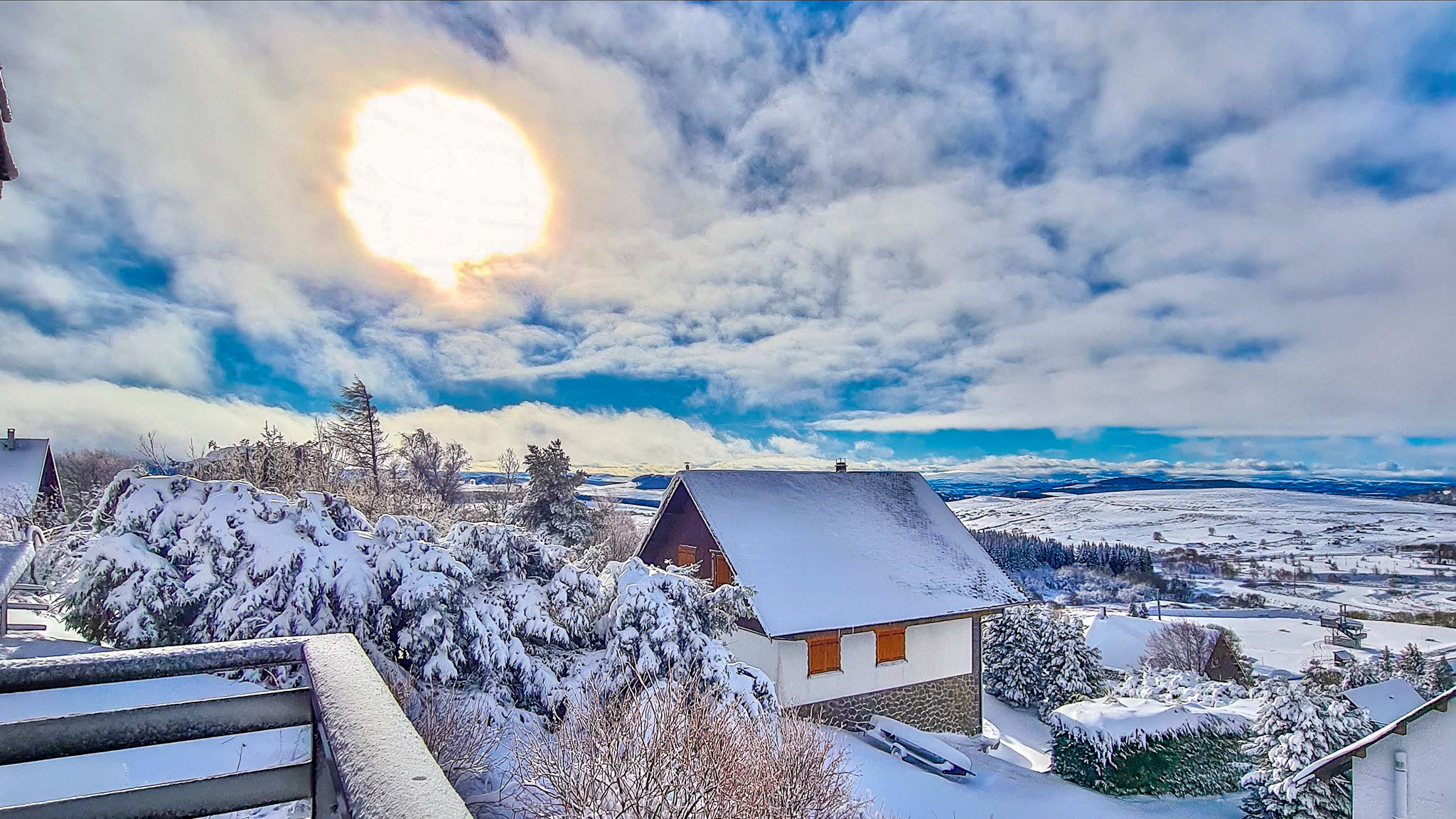 Chalet Ma Cambuse Super Besse - Majestic Cantal Mountains in the Backdrop