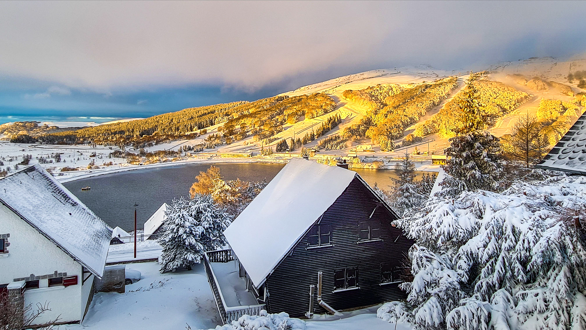 Chalet Ma Cambuse Super Besse - Exceptional Panorama Slopes of Super Besse