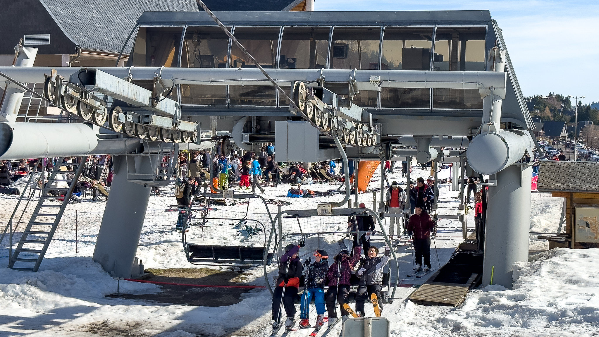 Super Besse - Ski Lifts: Towards the Summits and the Slopes