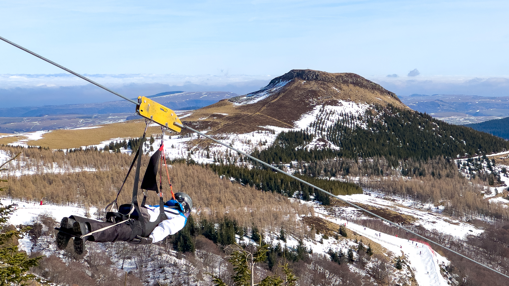 Super Besse - Zipline - Dizzying Descent to the Station