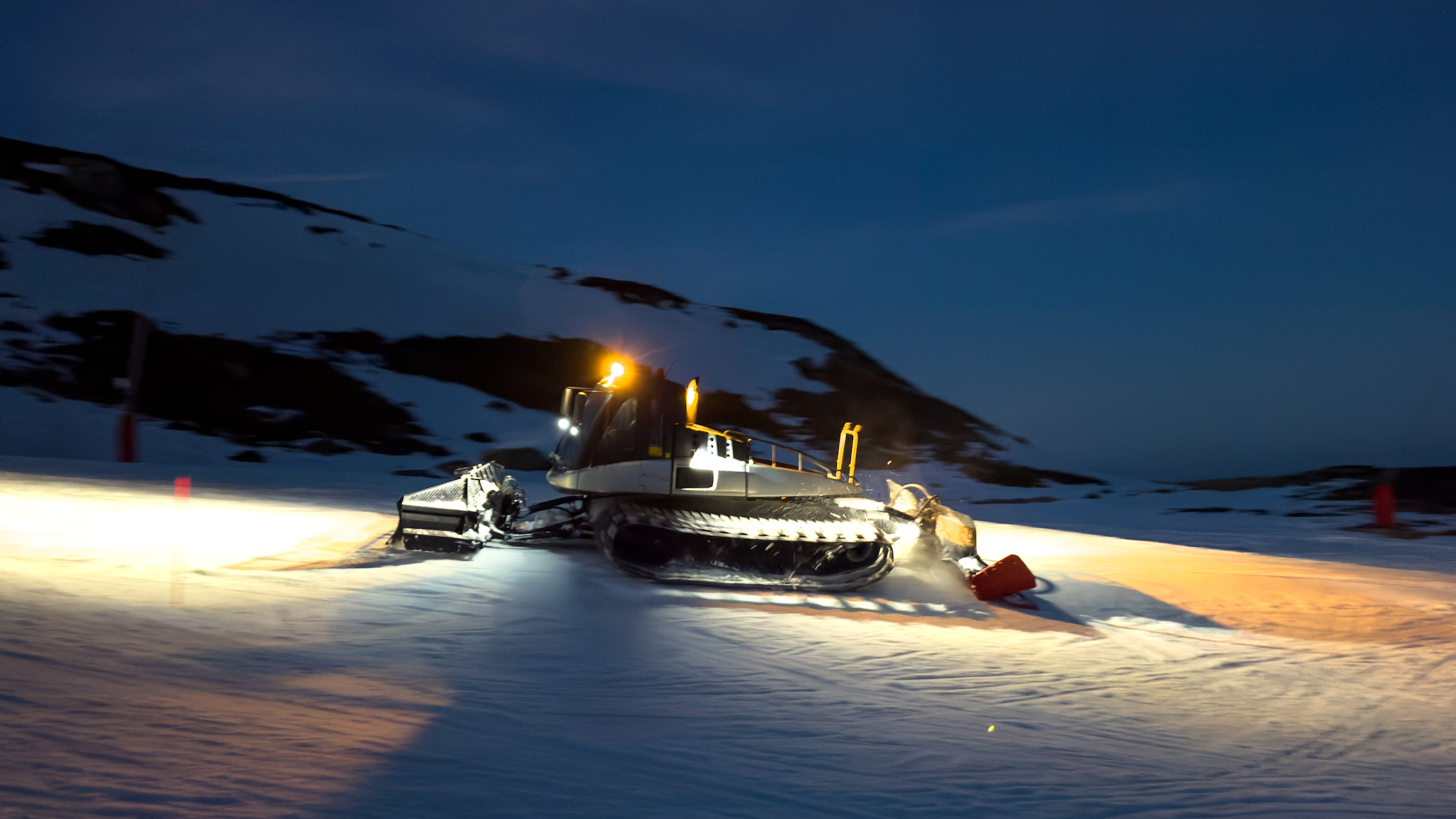 Super Besse - Snow Groomer: On the Piste La Mado - Preparation and Maintenance