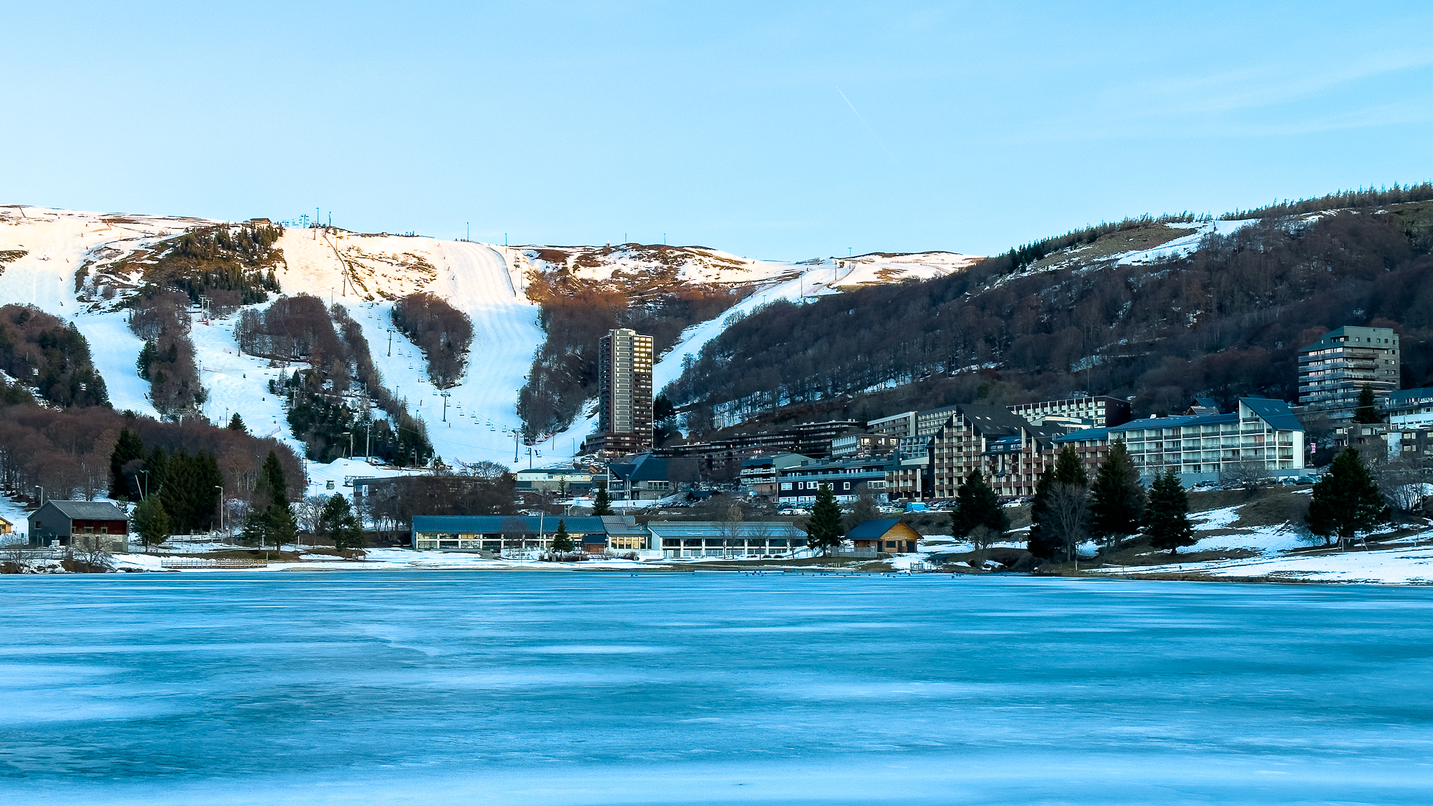 Super Besse - Winter Sports Resort: Morning Colors - Soft and Magical Light