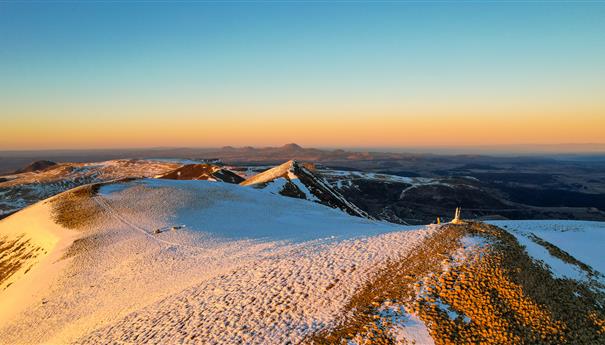 Puy de l'Angle: Exceptional View of the Majestic Puy de Dôme