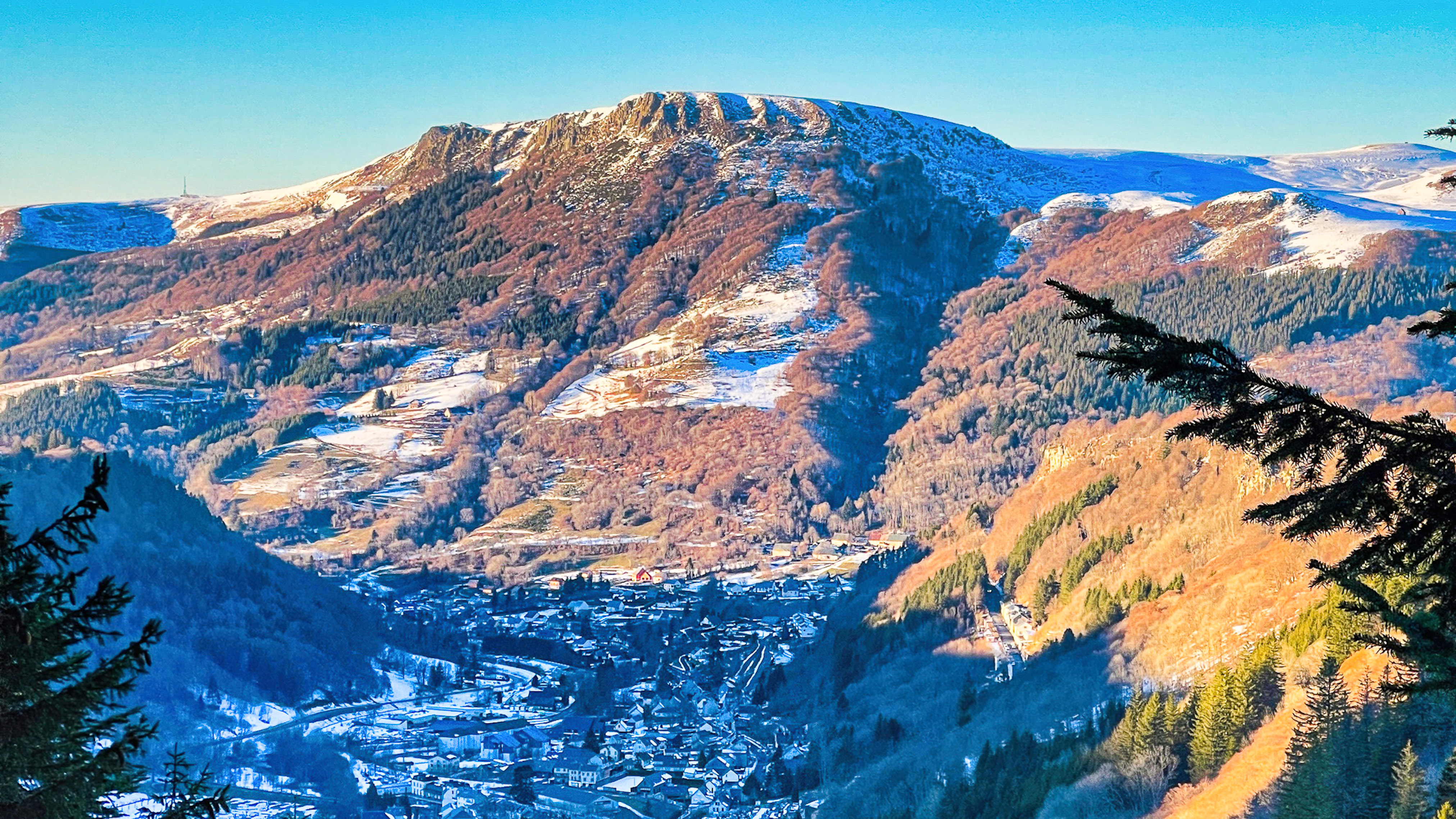 Mont-Dore: Le Puy Gros, Majestic Guardian of the City