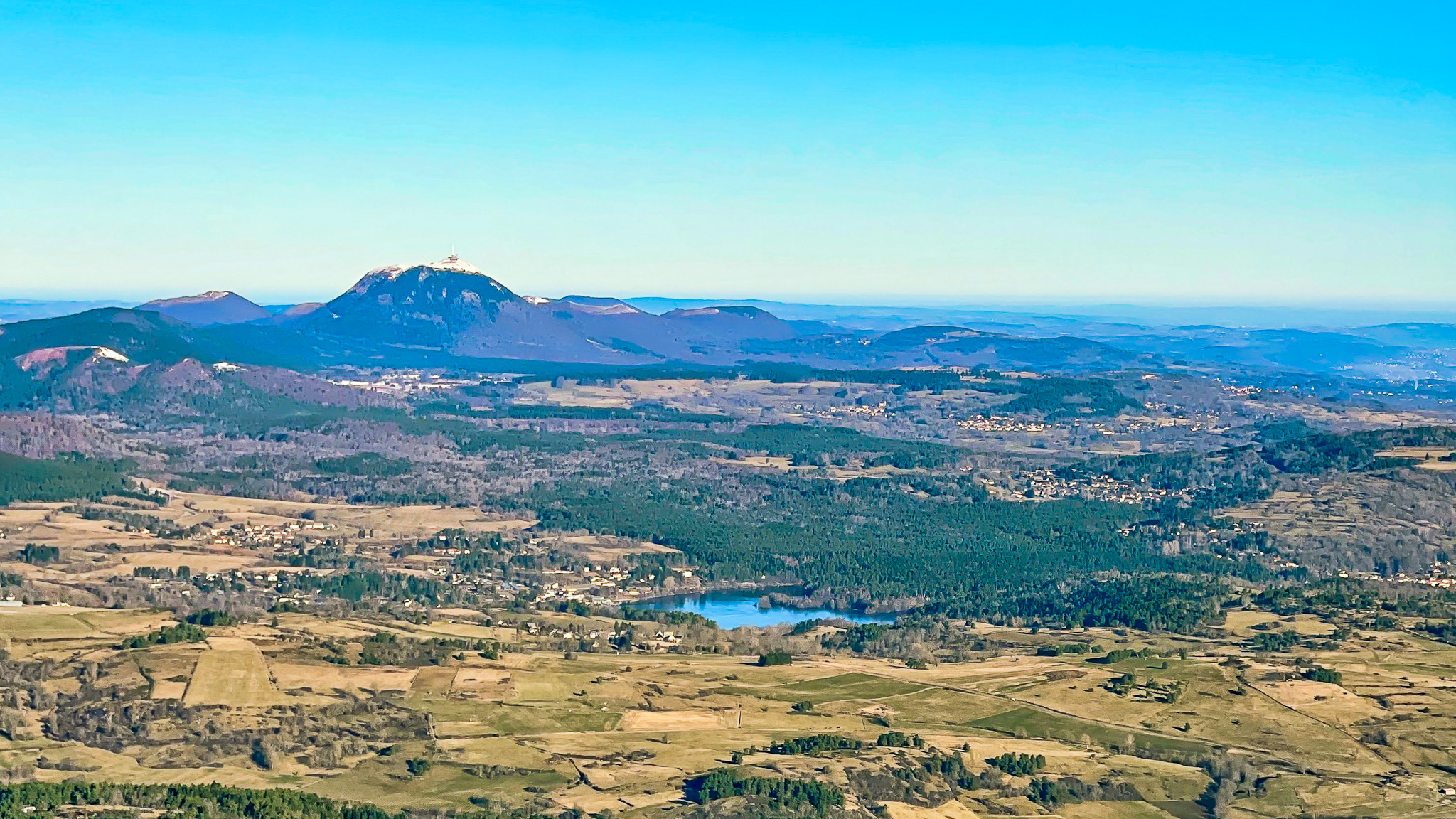 Lake Aydat - Puy de Dôme: A journey to the heart of volcanic landscapes.