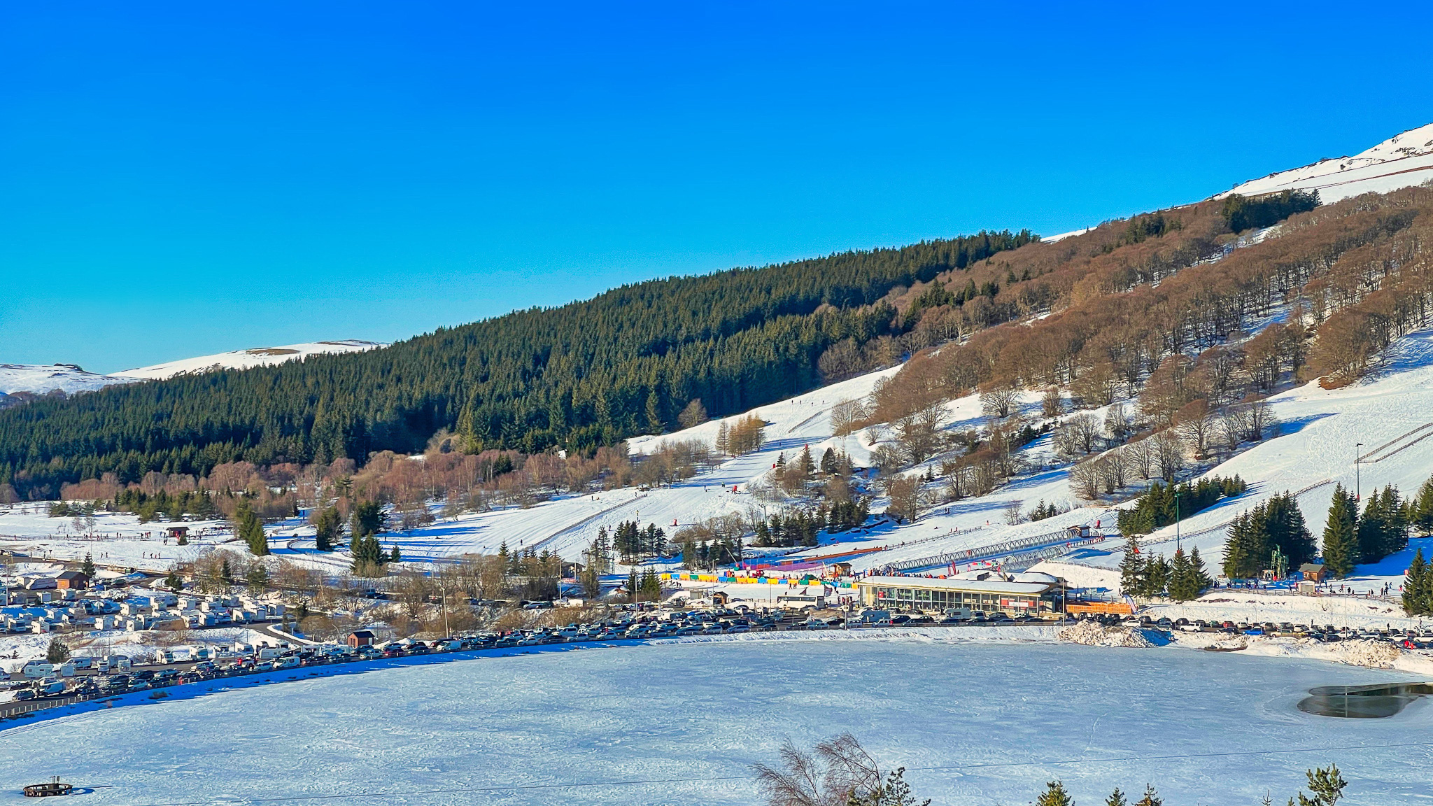 Room with a view of Lac des Hermines at Chalet Ma Cambuse in Super Besse.