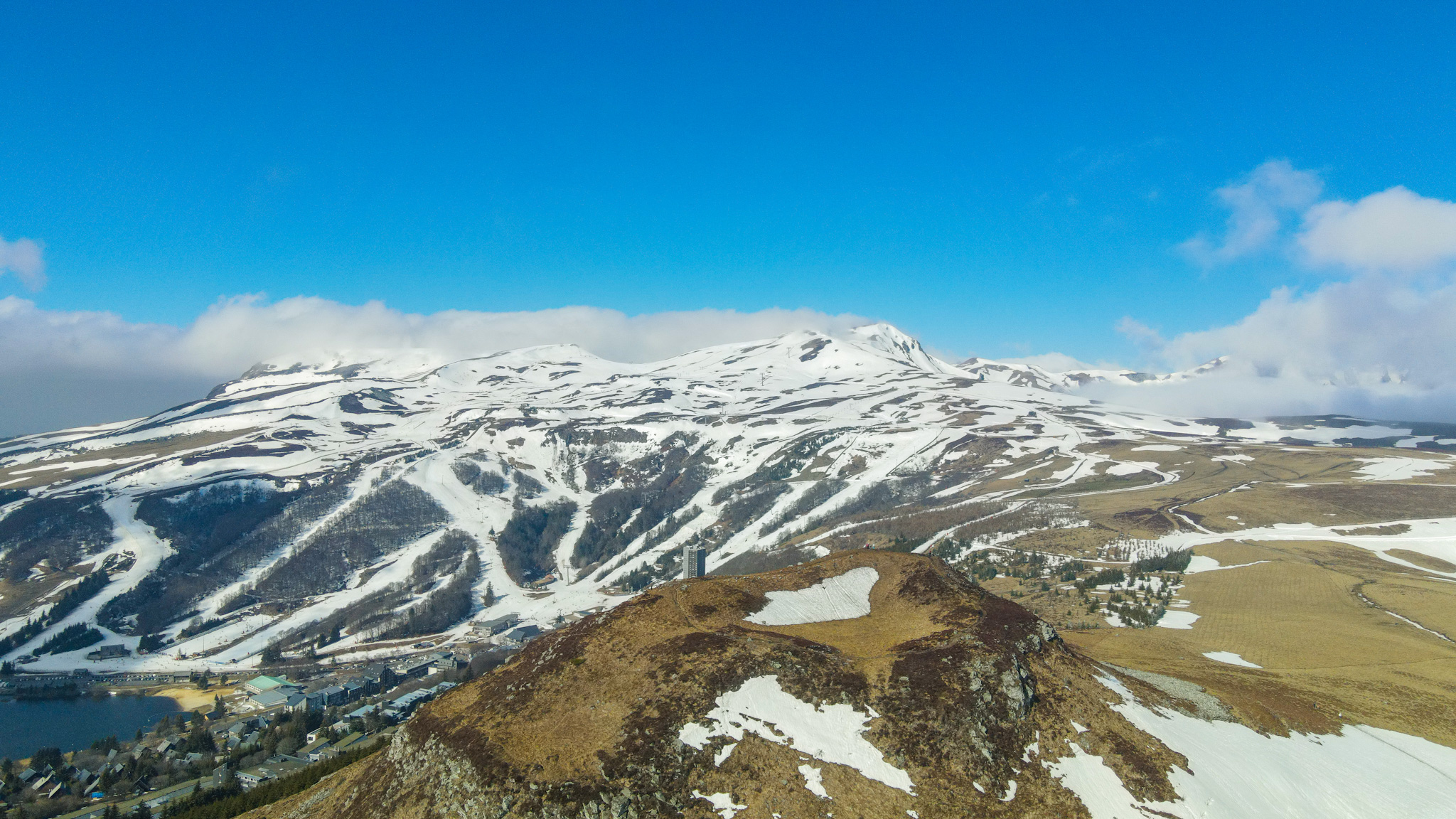 Super Besse: Above the Puy de Chambourguet, thrills on the last ski descents.