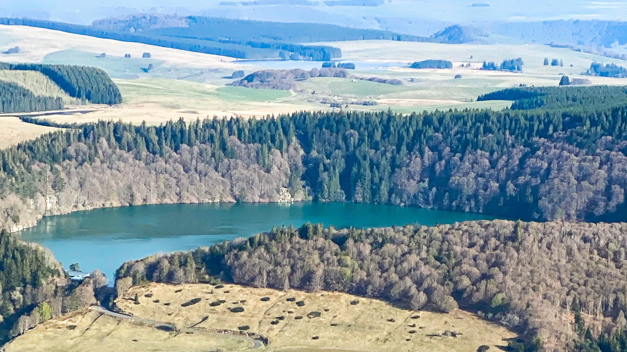 Puy de Chambourguet: Lake Pavin in Panoramic View