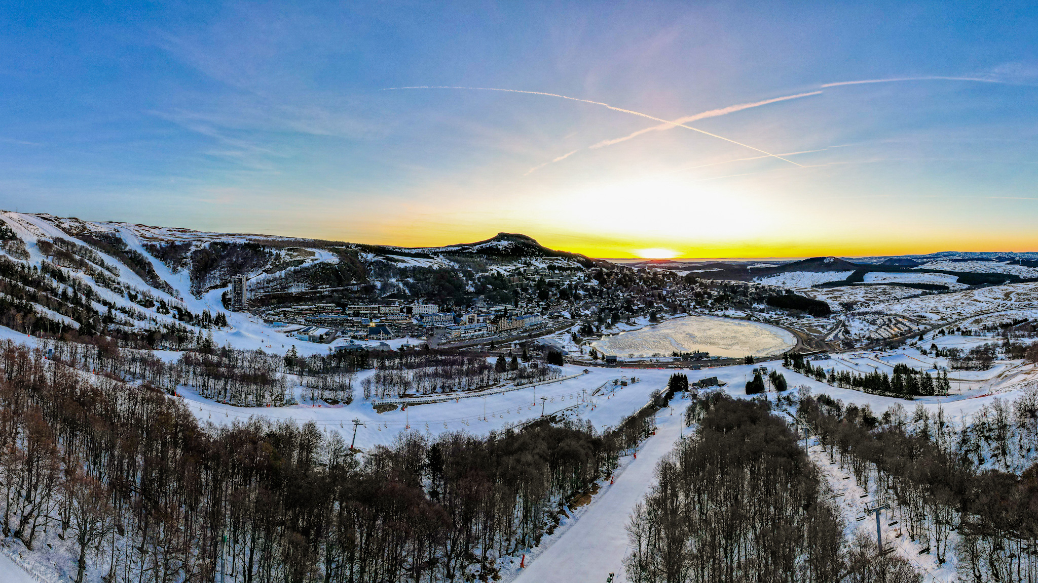 Super Besse: Magical Sunrise at the Ski Resort