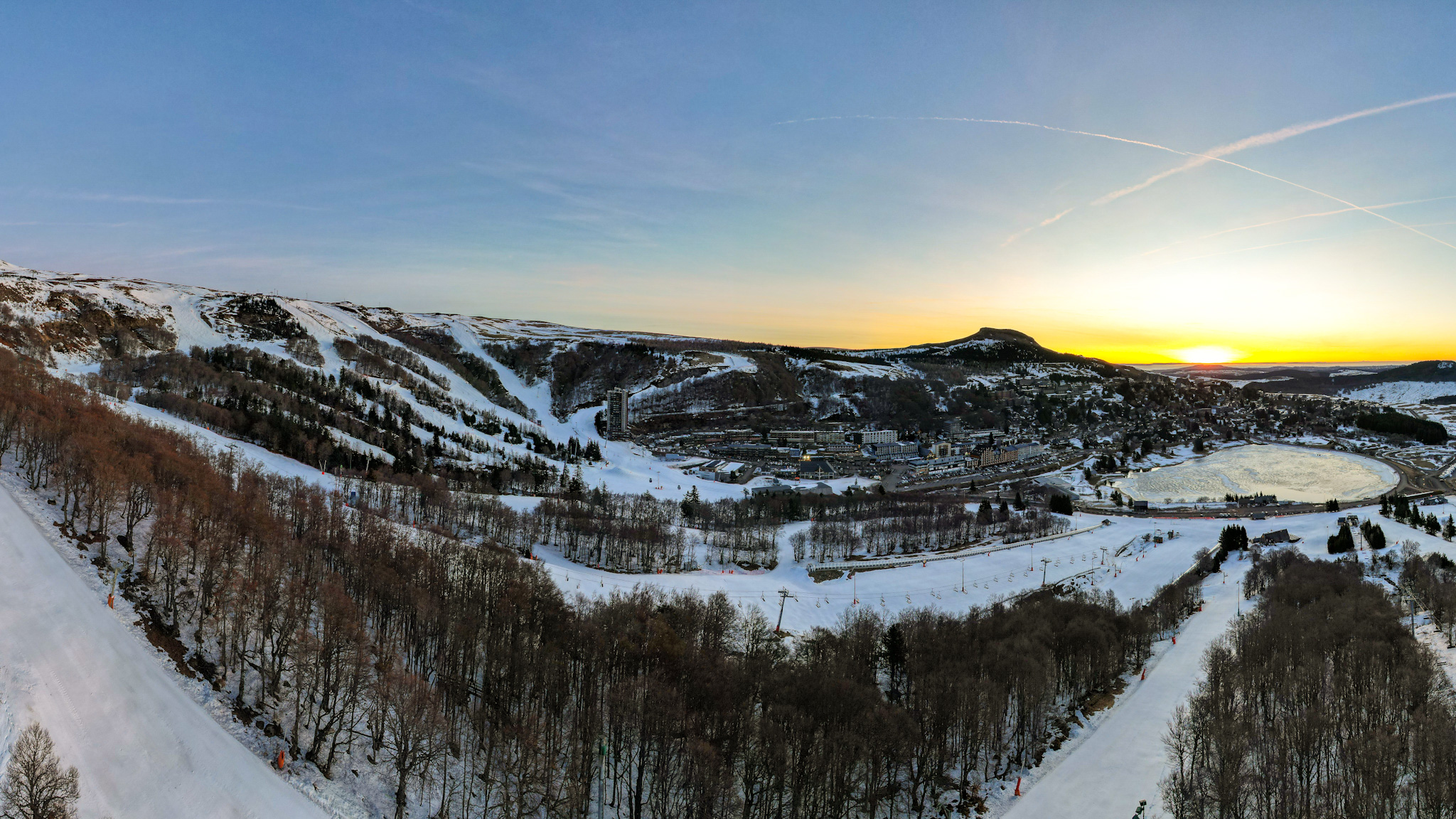 Super Besse: Morning Serenity, Sleepy Ski Resort