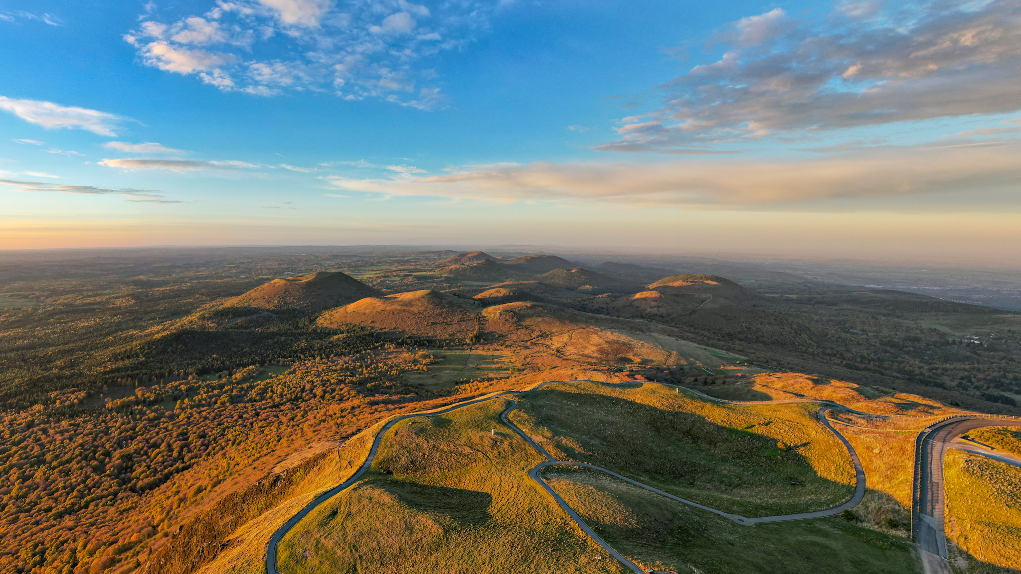 Puy de Dôme: Magical Sunset on the Chaîne des Puys