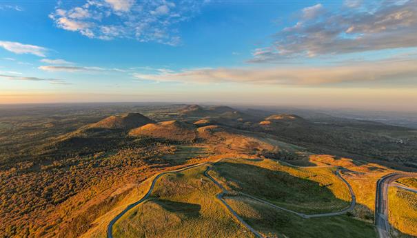 Puy de Dôme: Magical Sunset on the Chaîne des Puys