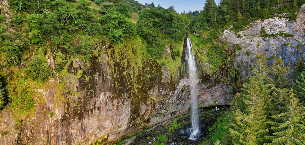 The Great Waterfall of the Sancy Massif: An Exceptional Panorama and a Unique Natural Spectacular