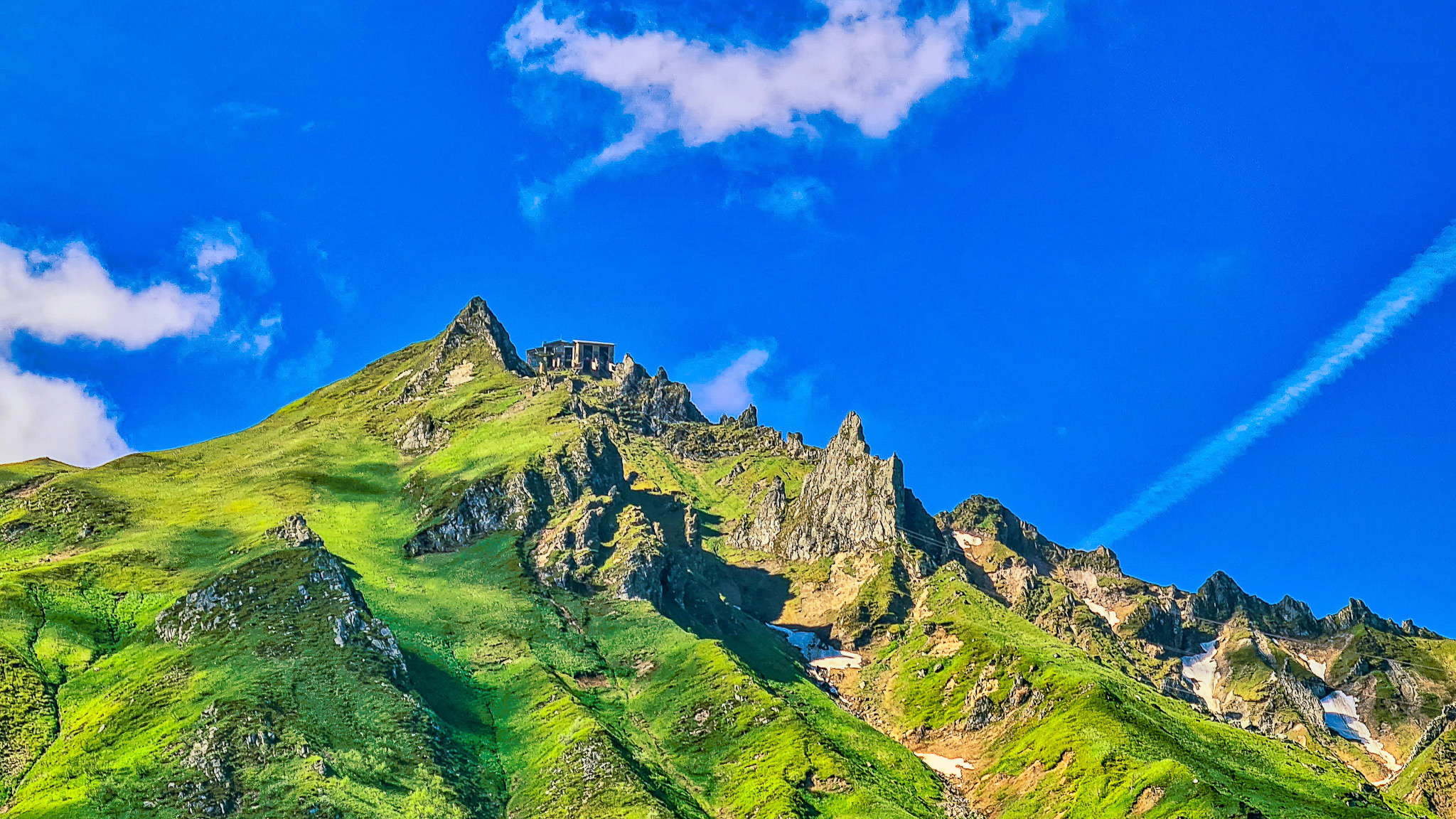 Mont Dore - Starting point for the Summits: Sancy cable car