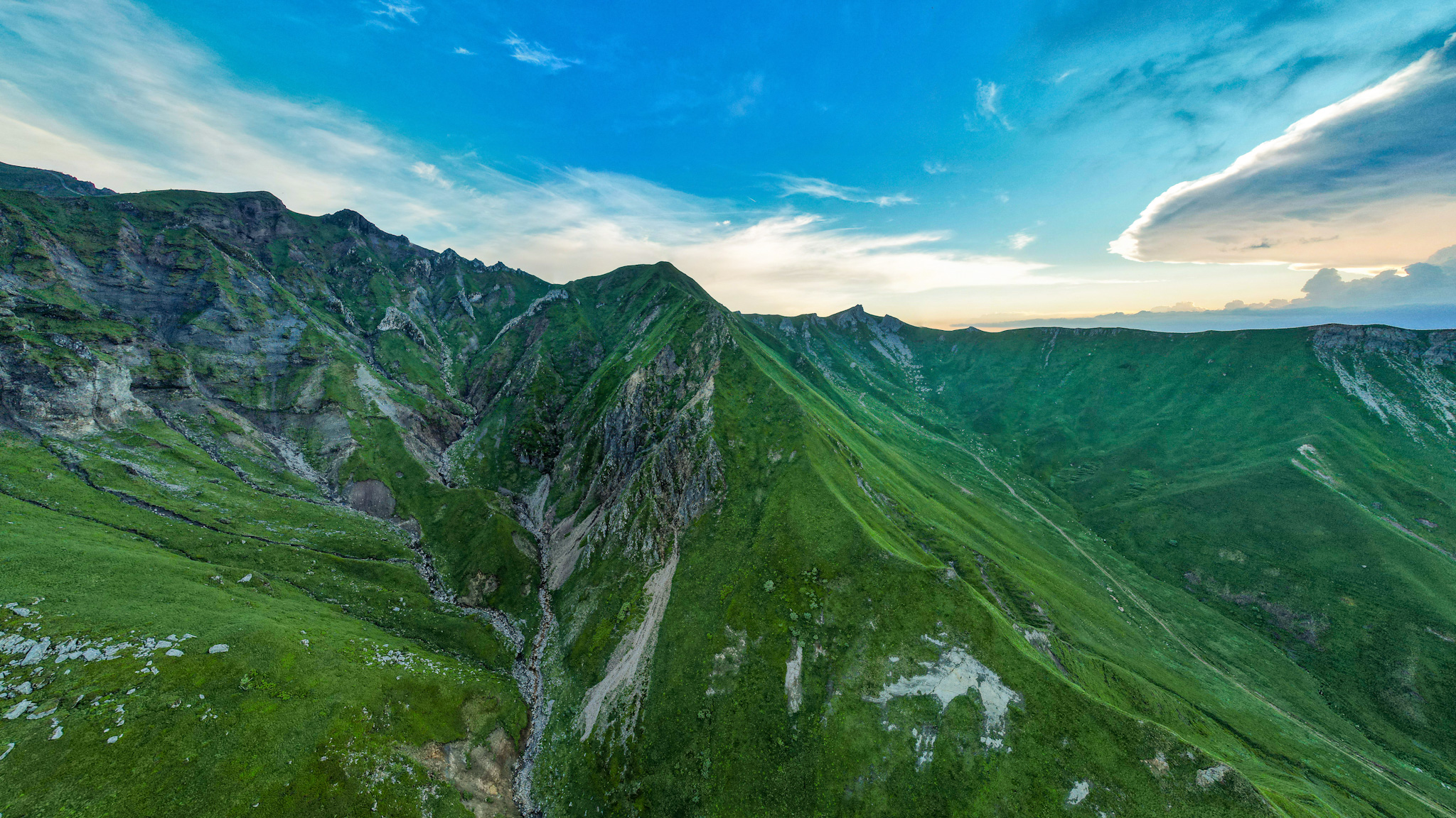 Sancy massif: Exploration of the Val de Courre and the Val d'Enfer