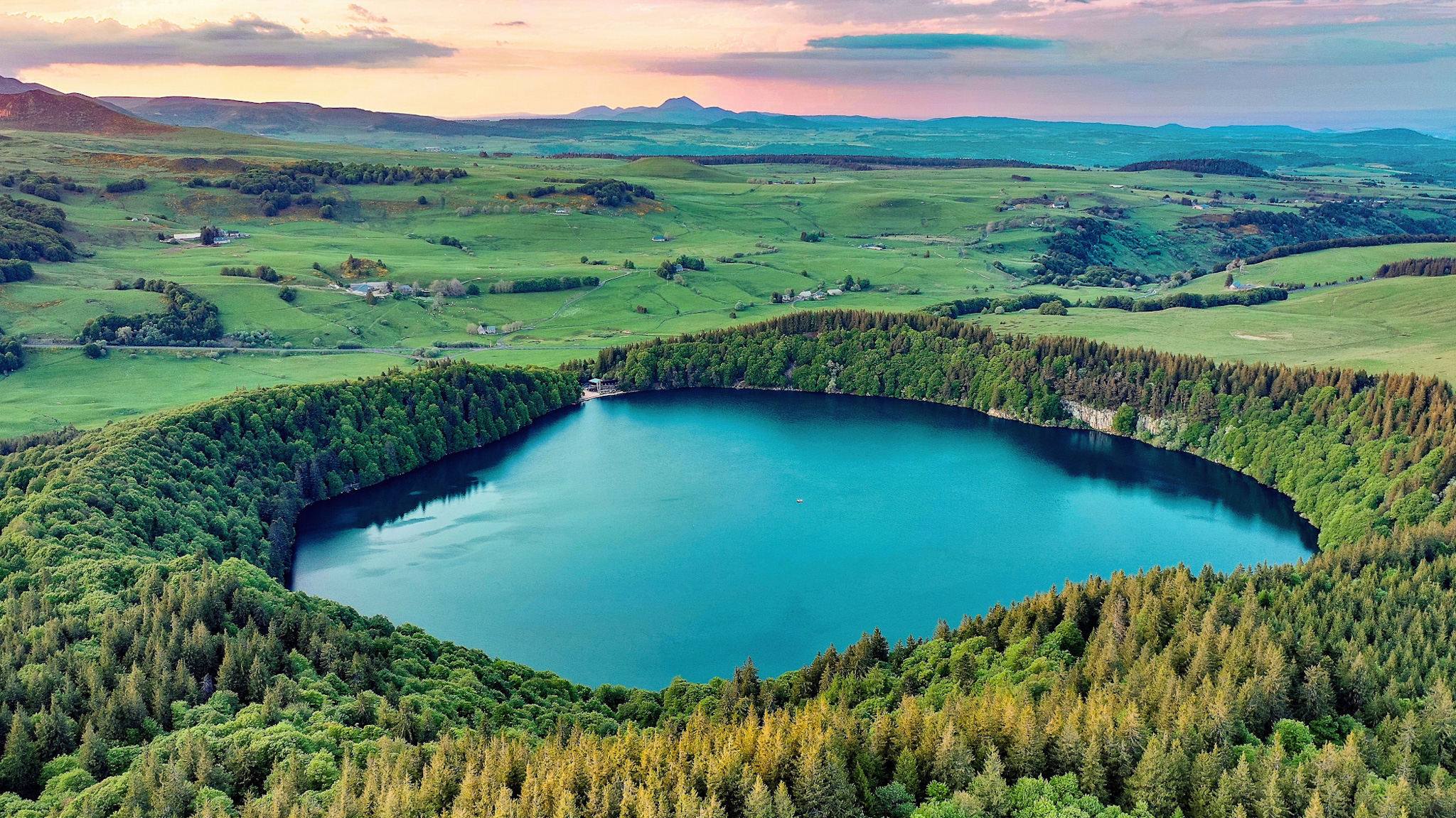 A breathtaking aerial view of Lake Pavin and the Puy de Dôme!