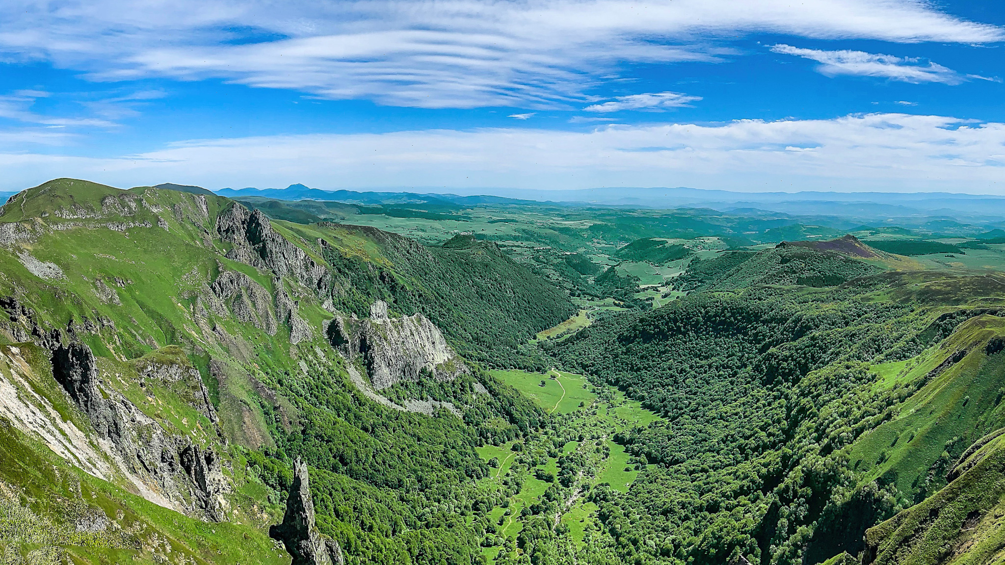 The Dent de la Rancune and the Chaudefour Valley: A majestic landscape!