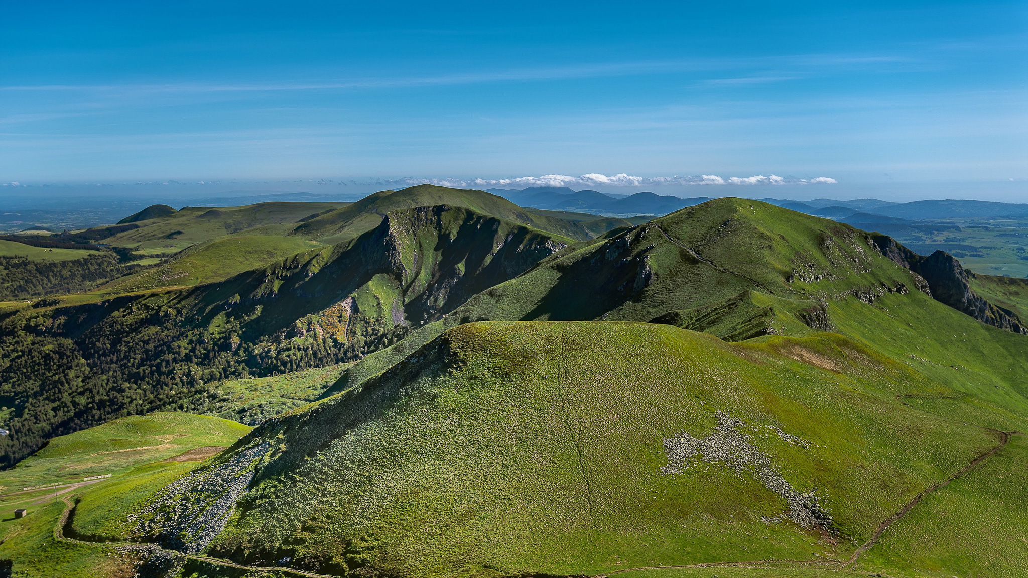 Sancy Plateau - Puy de Cacadogne, Puy des Crebasses, Roc de Cuzeau: Impressive Summits