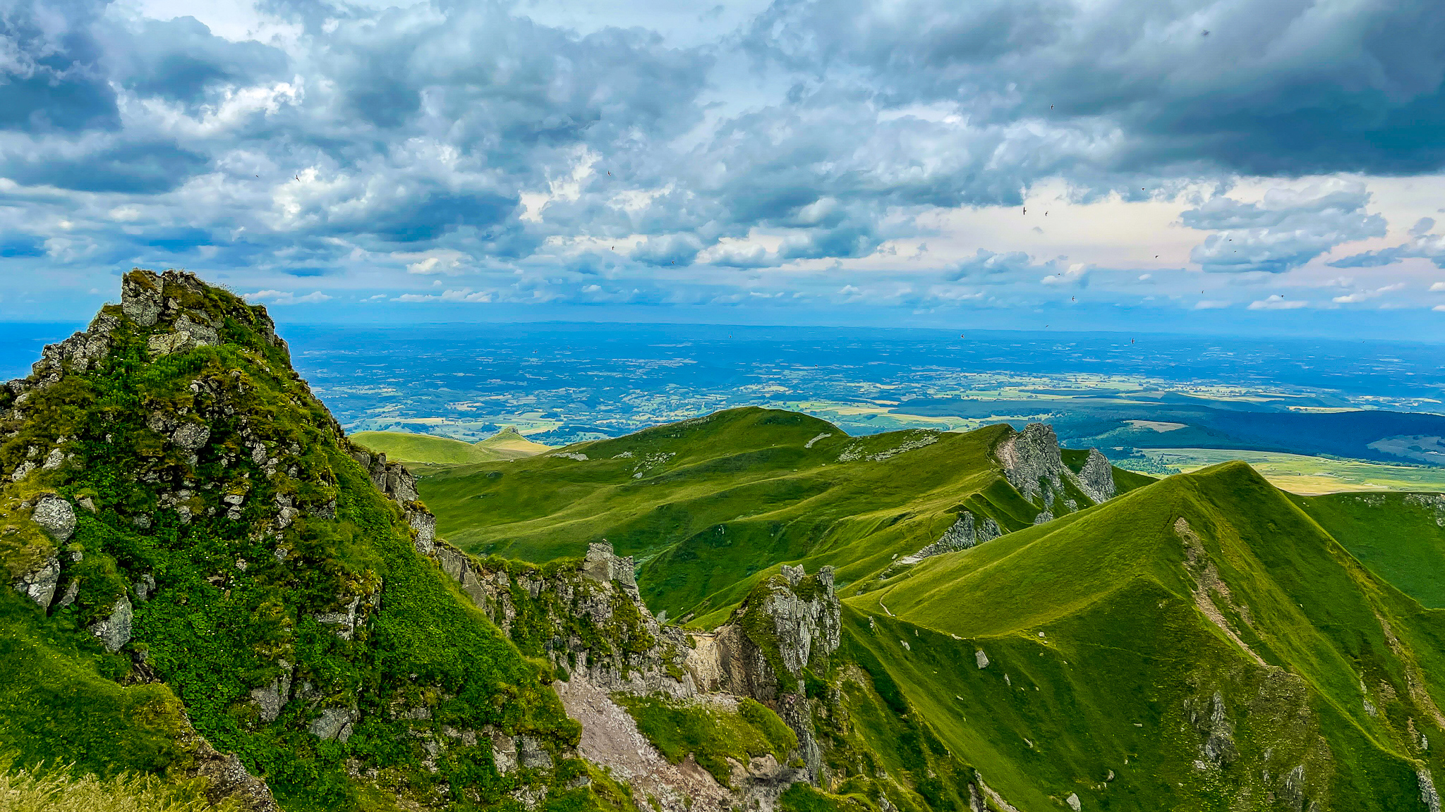 Sancy Summit - View of the Ridges - Impressive Panorama