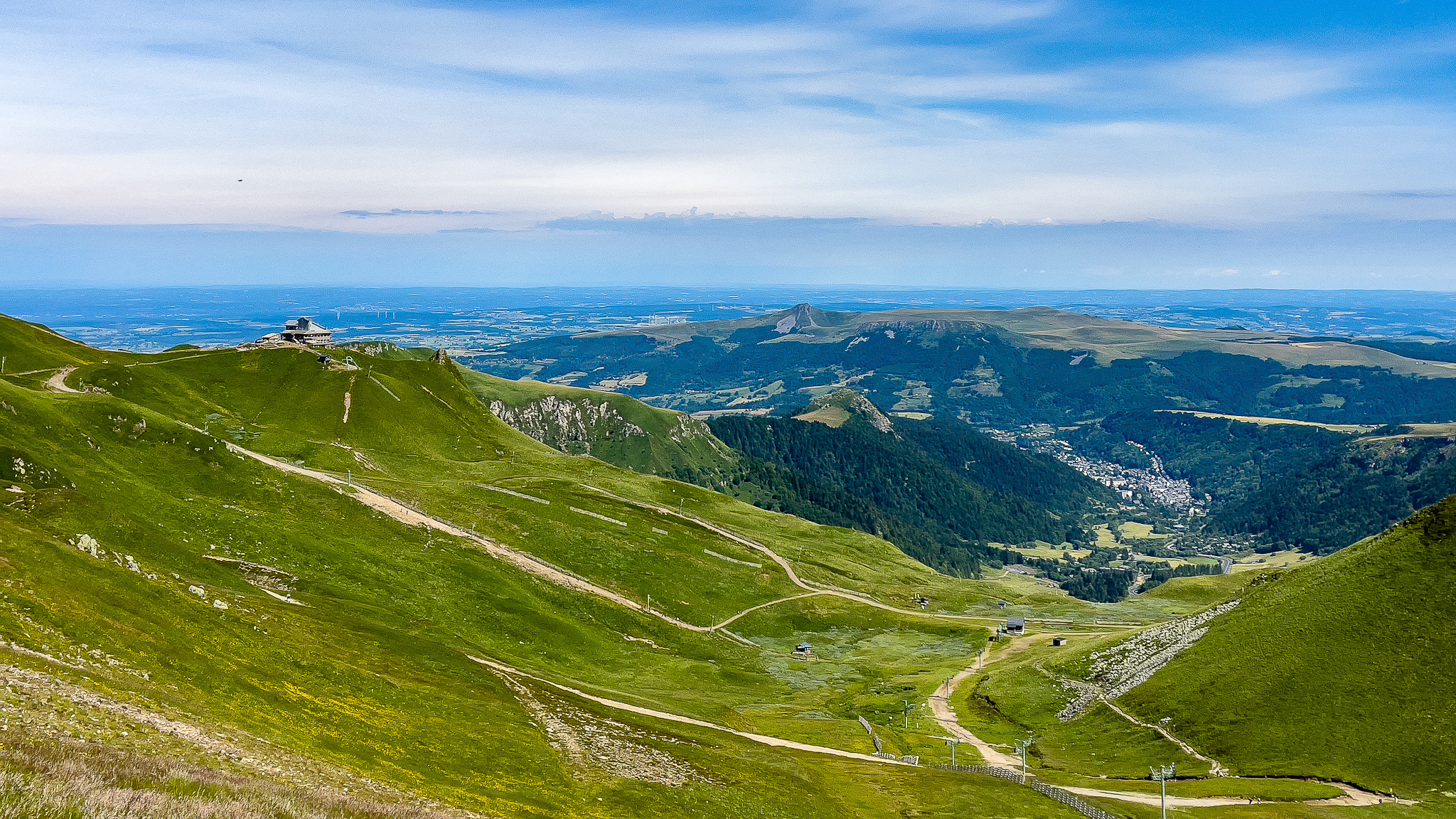 Puy de Sancy: View of Mont Dore and Capucin - Magnificent Panorama