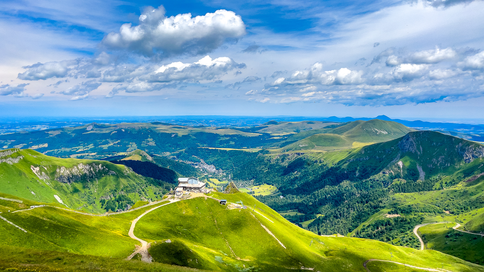 Puy de Sancy: Roc de Cuzeau and Massif Adventif - Wild and Splendid Nature