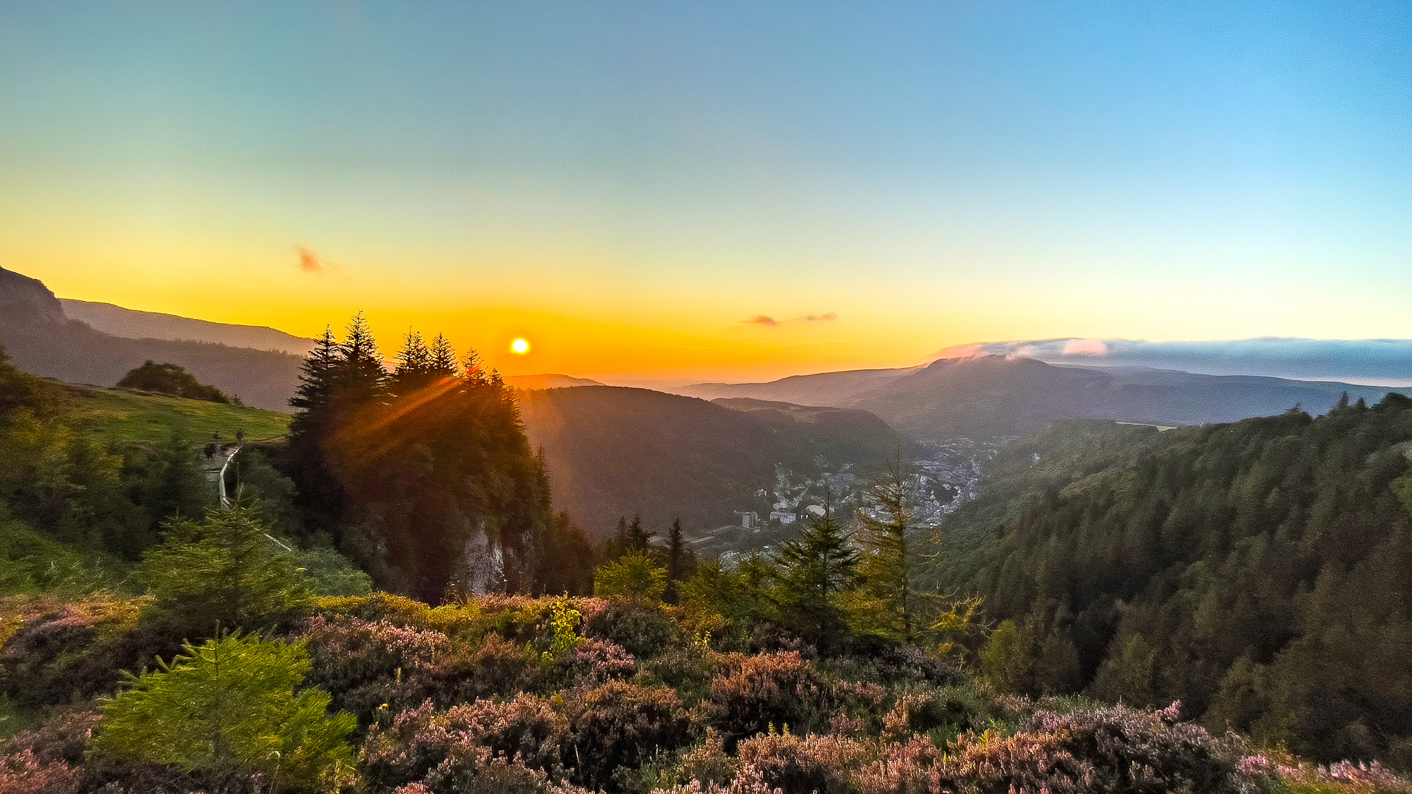 Mont Dore: A magical sunset on the Durbise Plateau.