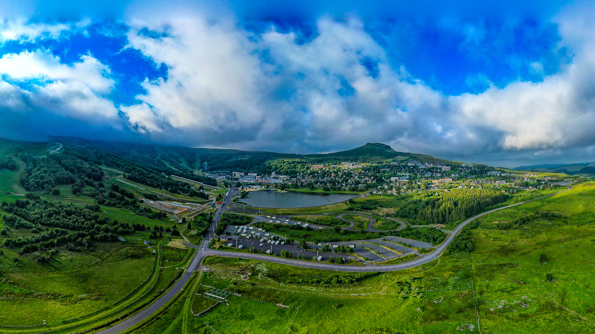 Super Besse: Breathtaking panorama of the resort