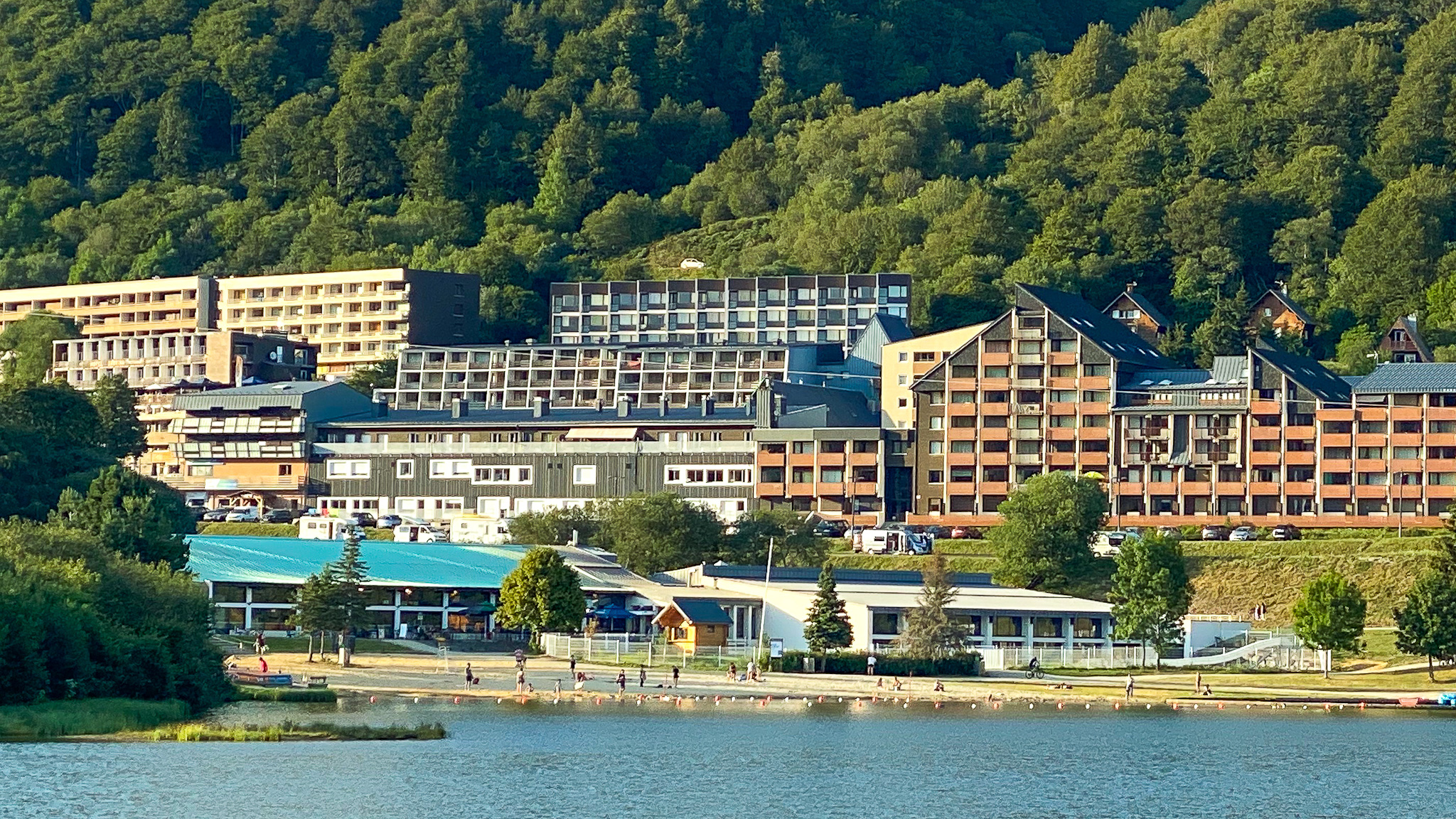 Super Besse: Relaxation and Fun at the Swimming Pool with Fine Sandy Beach