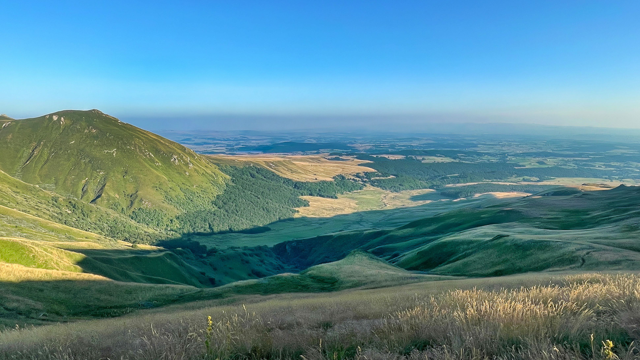 Fontaine Salée Valley: Wild Nature and Charm in the Heart of Sancy