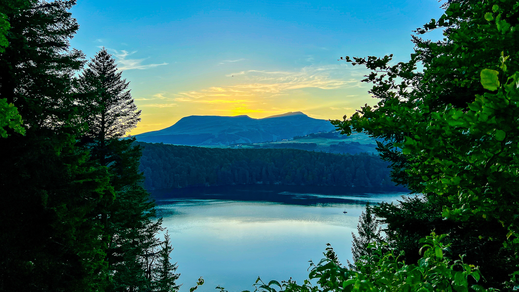 Super Besse: Lake Pavin at Sunset, a Magical Show in Summer