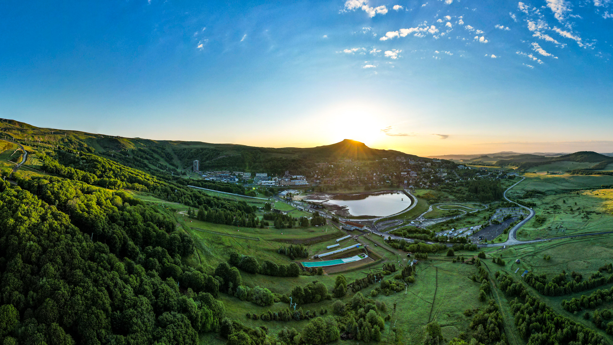 Super Besse, Sancy Massif: Spring Dawn on the Resort