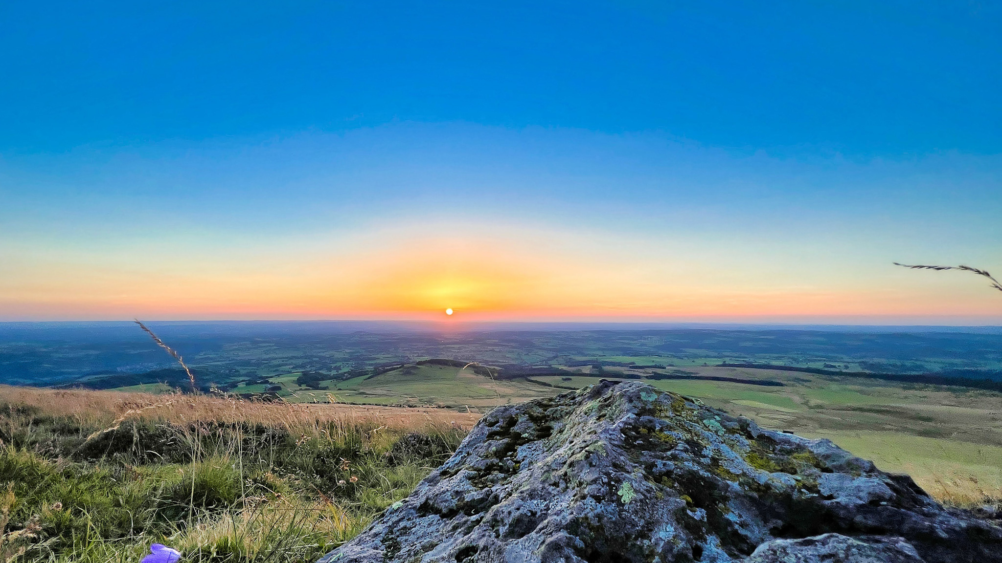 Banne d'Ordanche: Magical Sunset at the Summit - An Unforgettable Moment