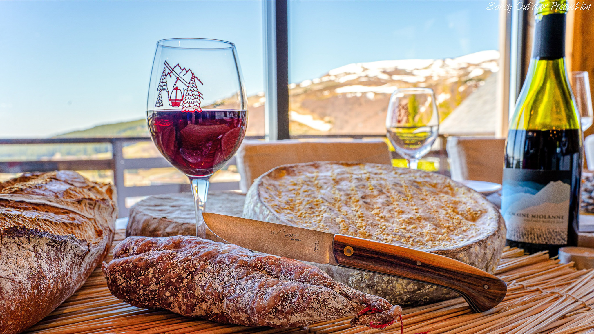 Auvergne Gourmet Trio: Sausage, Saint-Nectaire, Wine