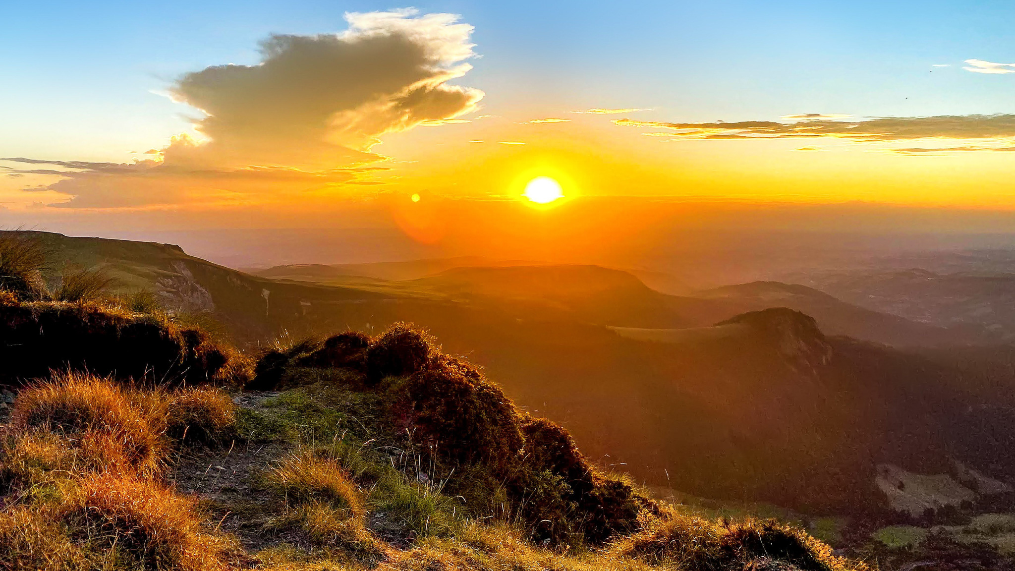 Roc de Cuzeau: Sunset on the Charlanne Plateau