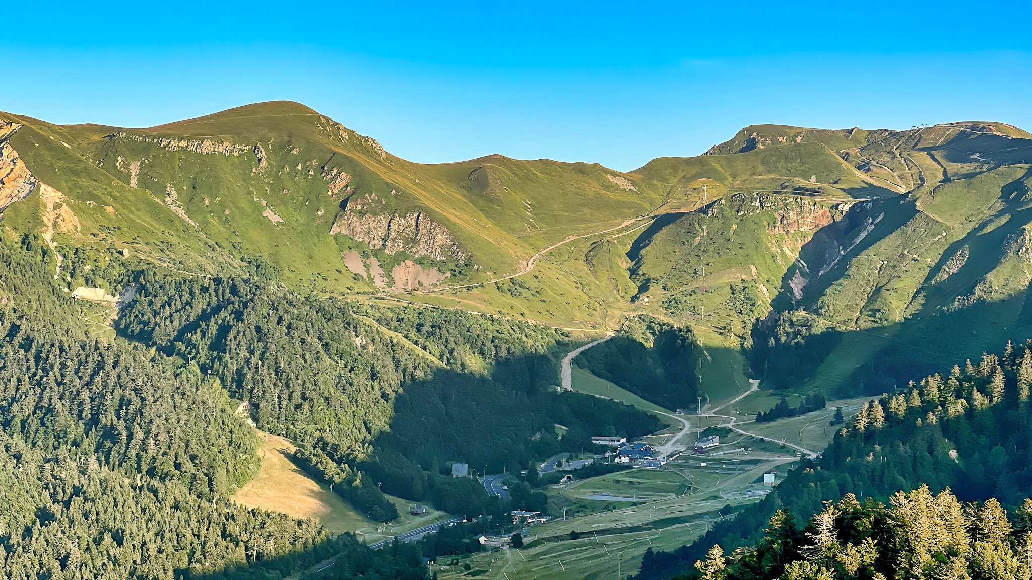 Le Capucin, end of the day at the Mont Dore Station