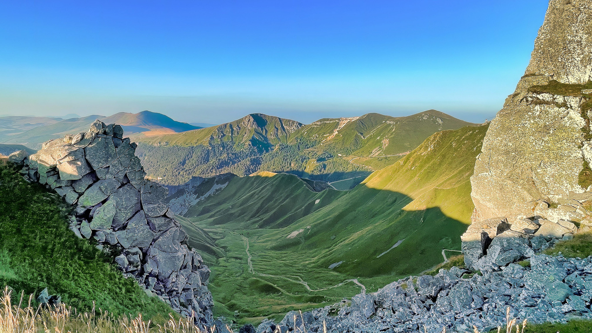 Square Tower: Breathtaking view of the Courre Valley