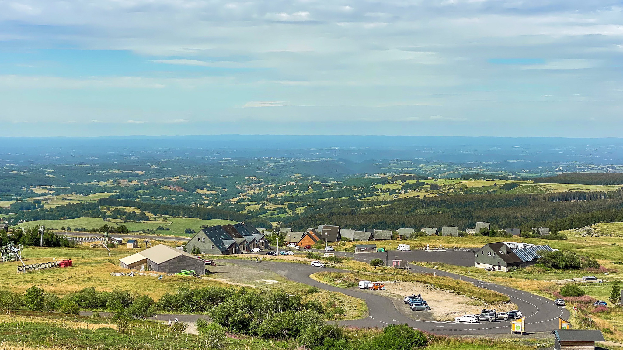 Chastreix-Sancy Station: Exceptional Panorama