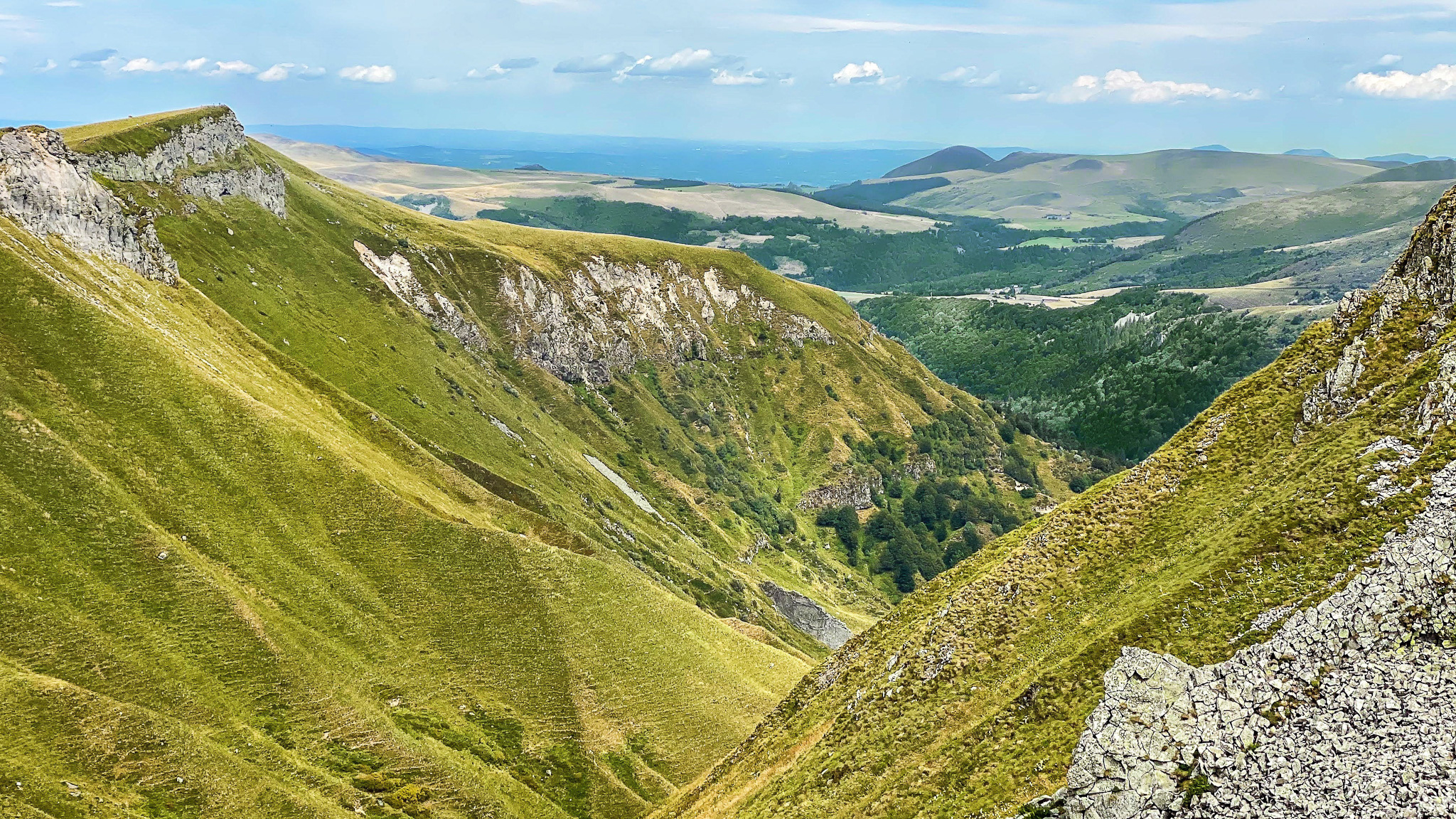 Val de Courre: Glacial Wonder of the Sancy Massif