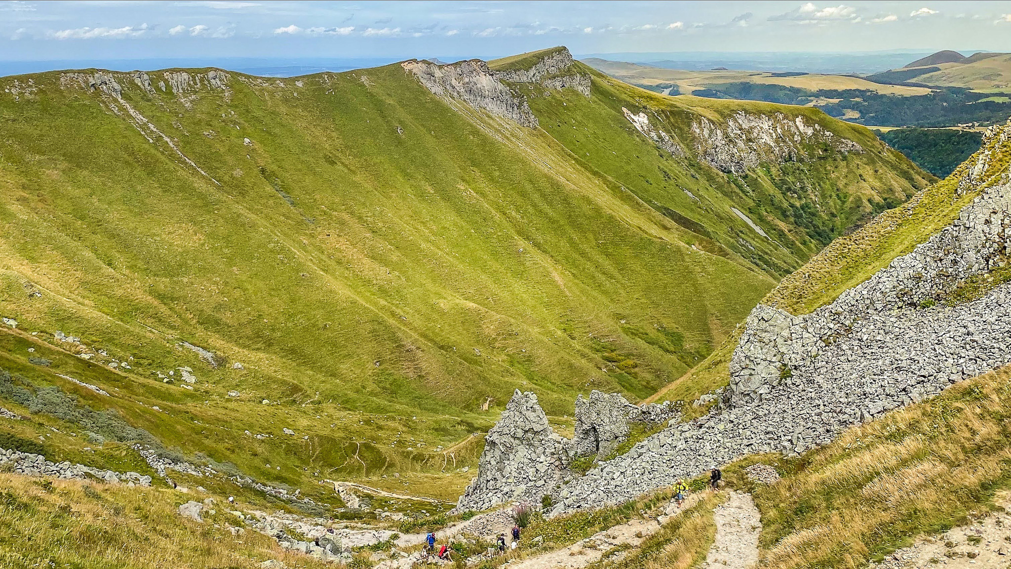 Val de Courre: Natural Hiking and Adventure